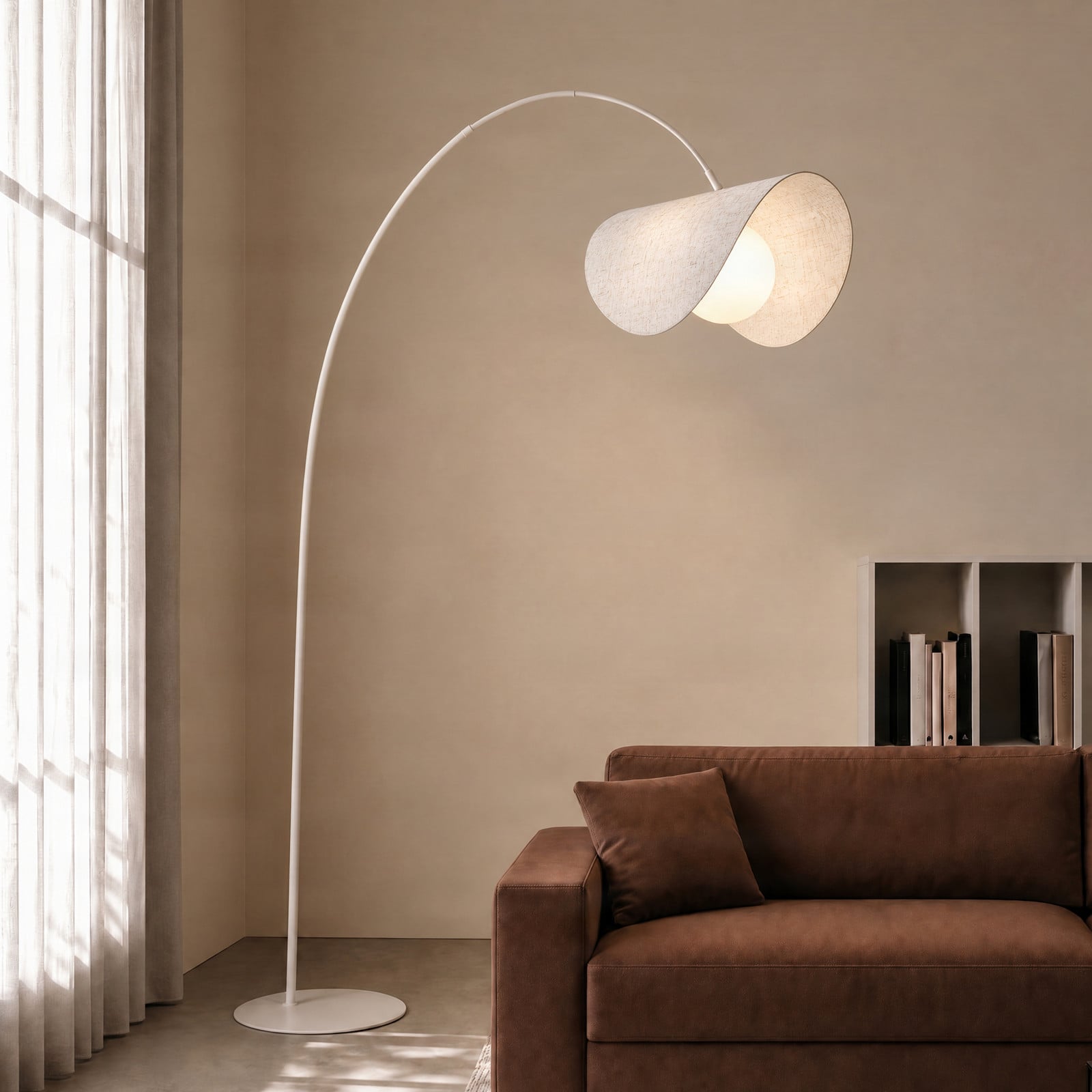 Tamani LED-buelampe, høyde 220 cm, beige, dimbar, «dim to warm» – Lucande - Stue - Design - Stoff / Tekstil - Med en lyskilde