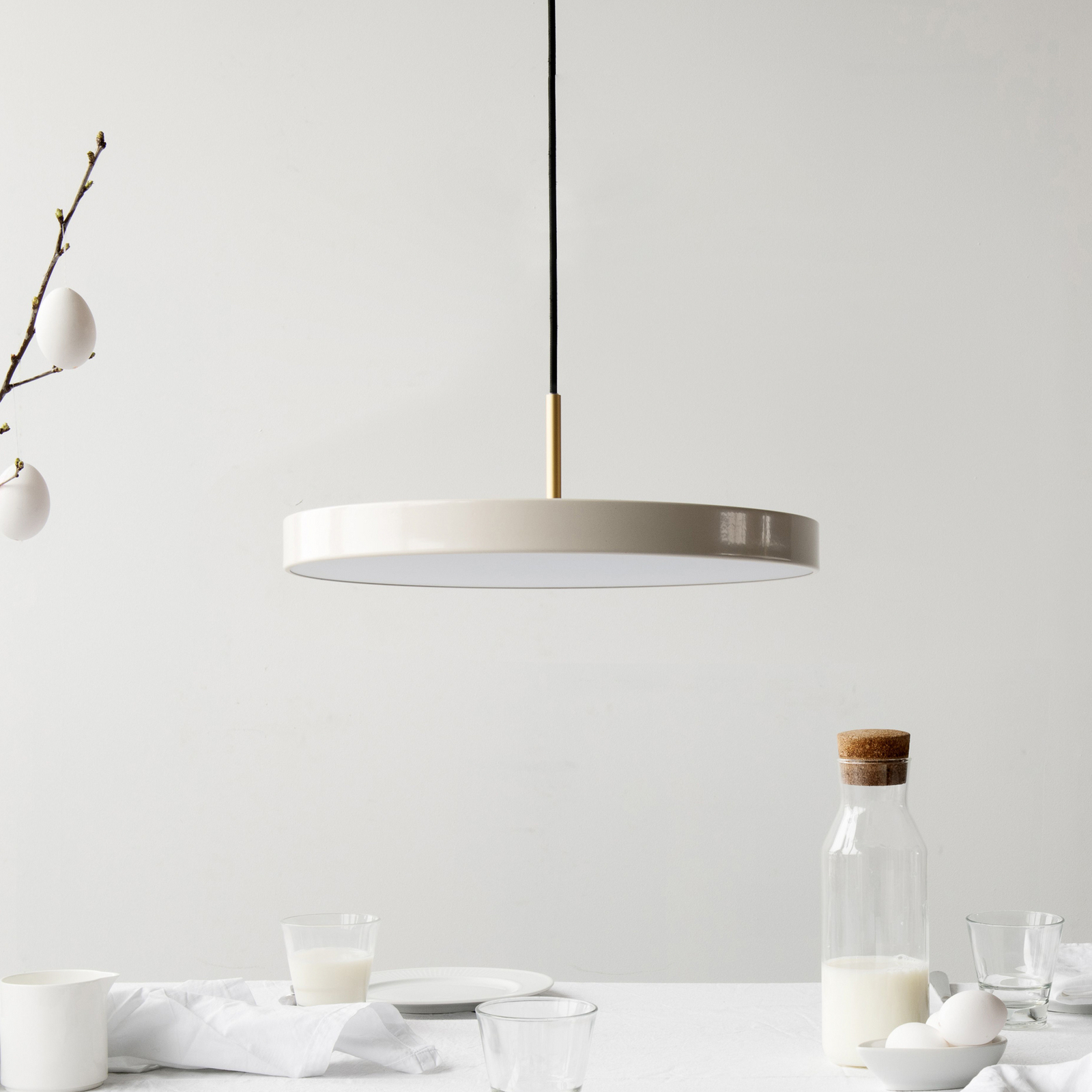 B-Ware Asteria Medium LED-Hängelampe, 43cm, perlmutt/messing B-Ware Asteria Medium LED-Hängelampe, 43cm, perlmutt/messing
