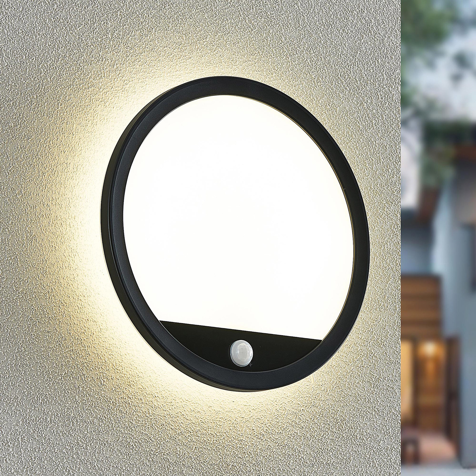 Prios Pavin LED outdoor wall light with sensor