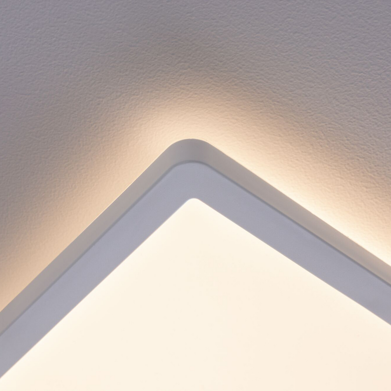 Paulmann Atria Shine LED panel, fehér, hossza 56 cm, IP44 Paulmann Atria Shine LED panel, fehér, hossza 56 cm, IP44