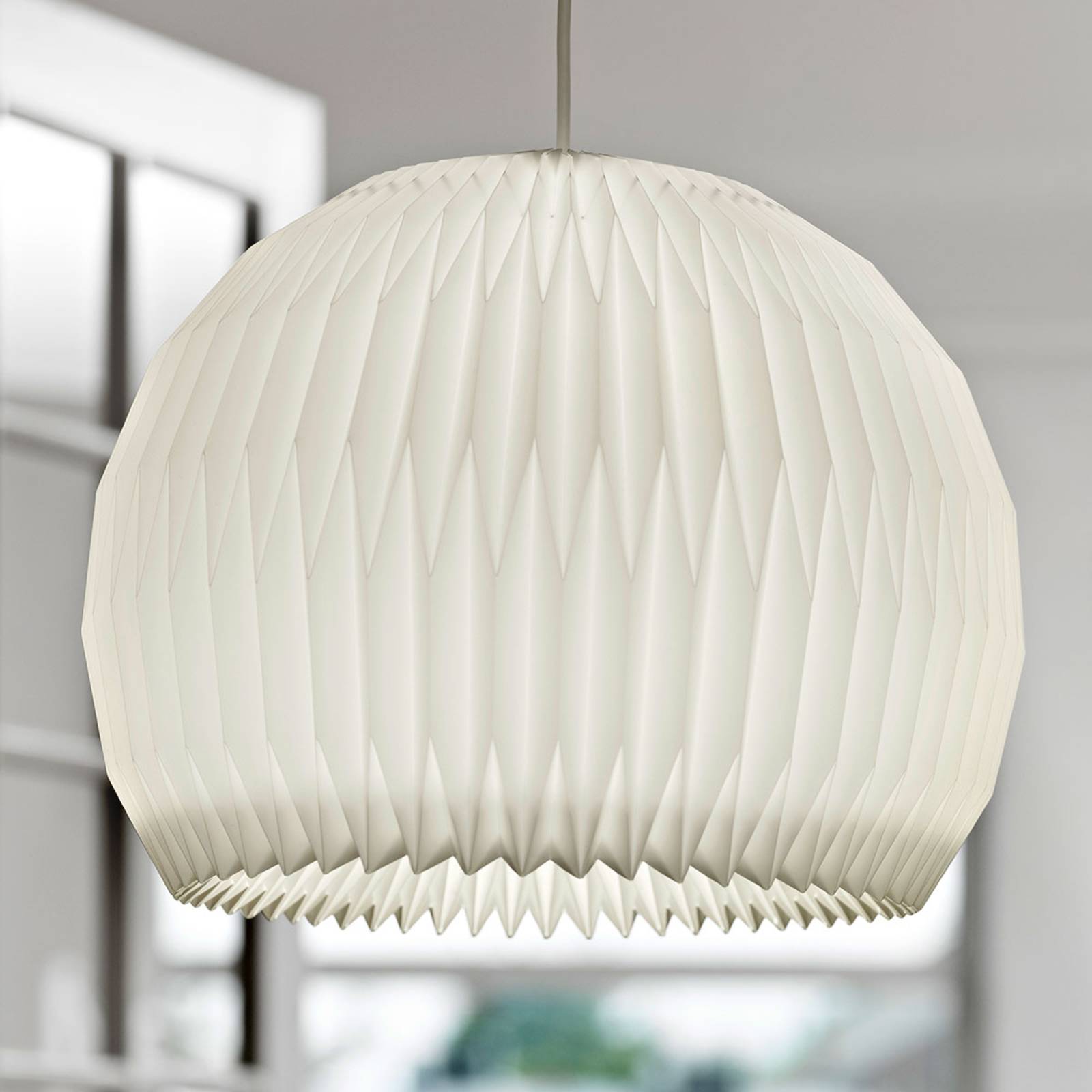 LE KLINT 147 – lampa wisząca z tworzywa handmade