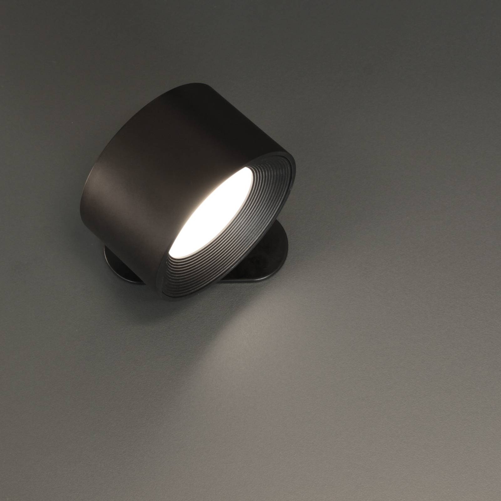 Magnetics oppladbar LED-vegglampe svart CCT med magnet