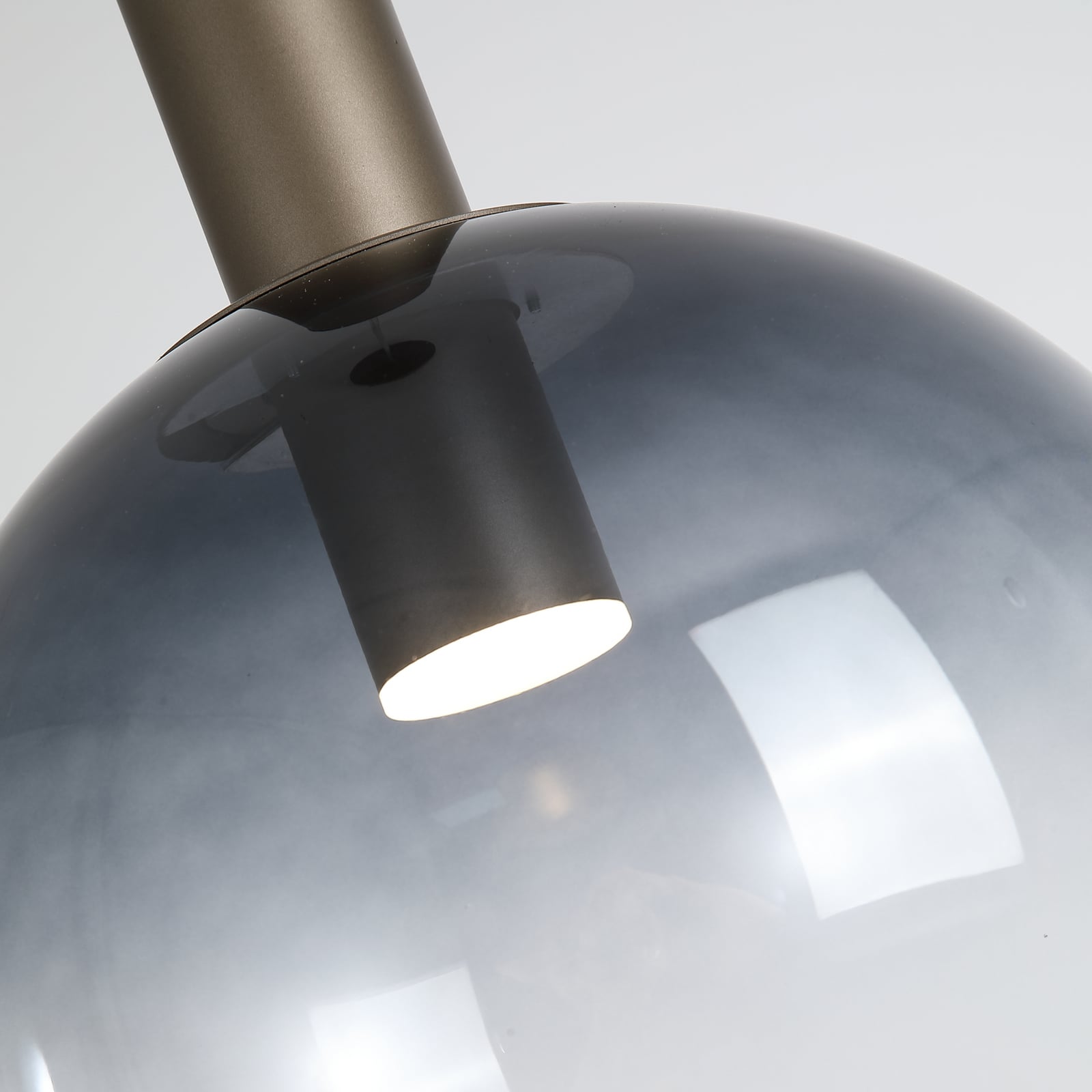 Hanglamp Ombre, bolvormig, rookgrijs/wit, Ø 30 cm, glas