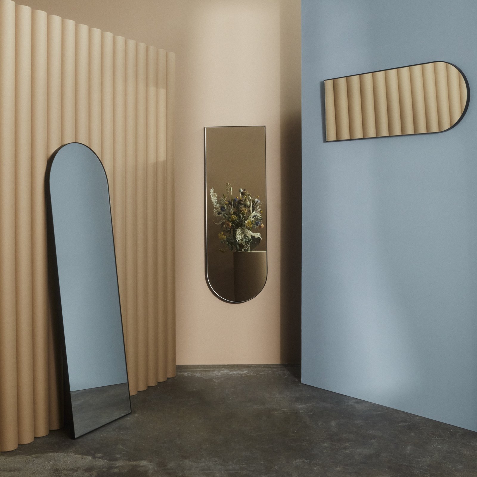 AYTM miroir Arcus, noir, hauteur 115 cm, verre, bois MDF