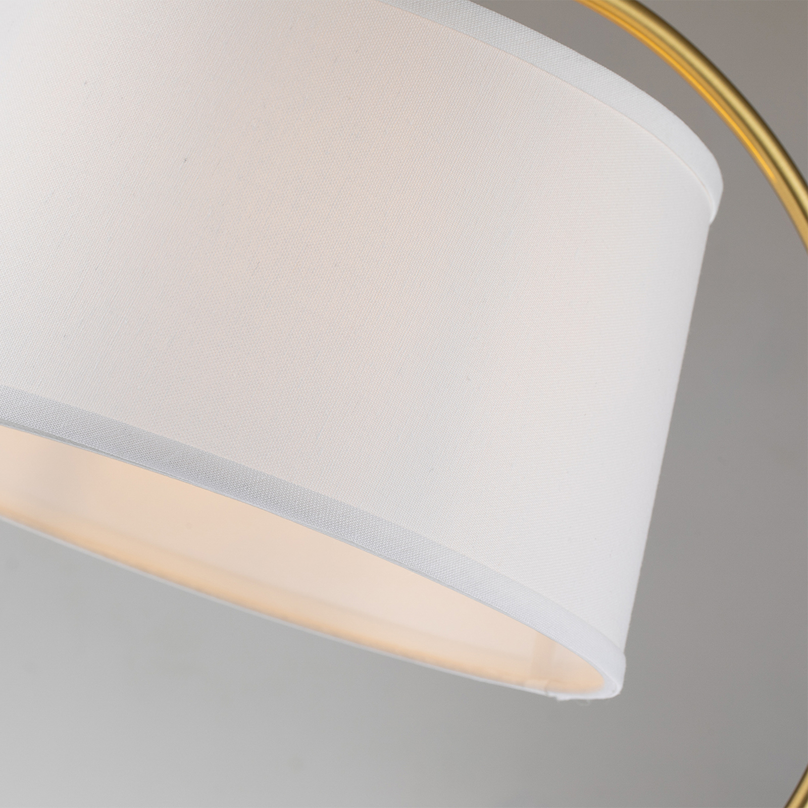 Textilní stolní lampa Jenkins mosaz/krémová