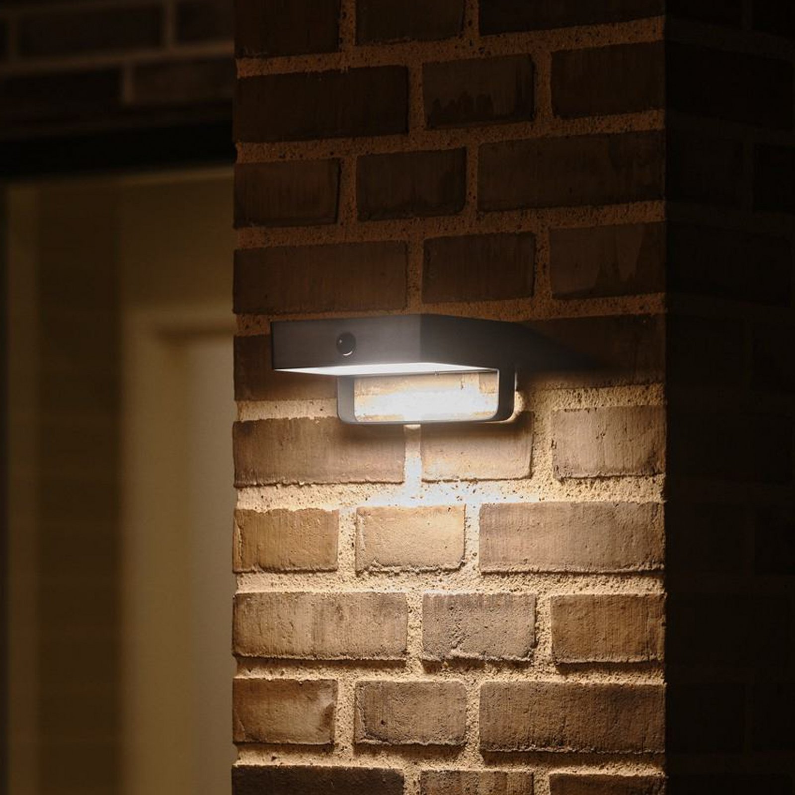 Solar-LED-Außenwandleuchte Saulio, schwarz, Aluminium, IP44