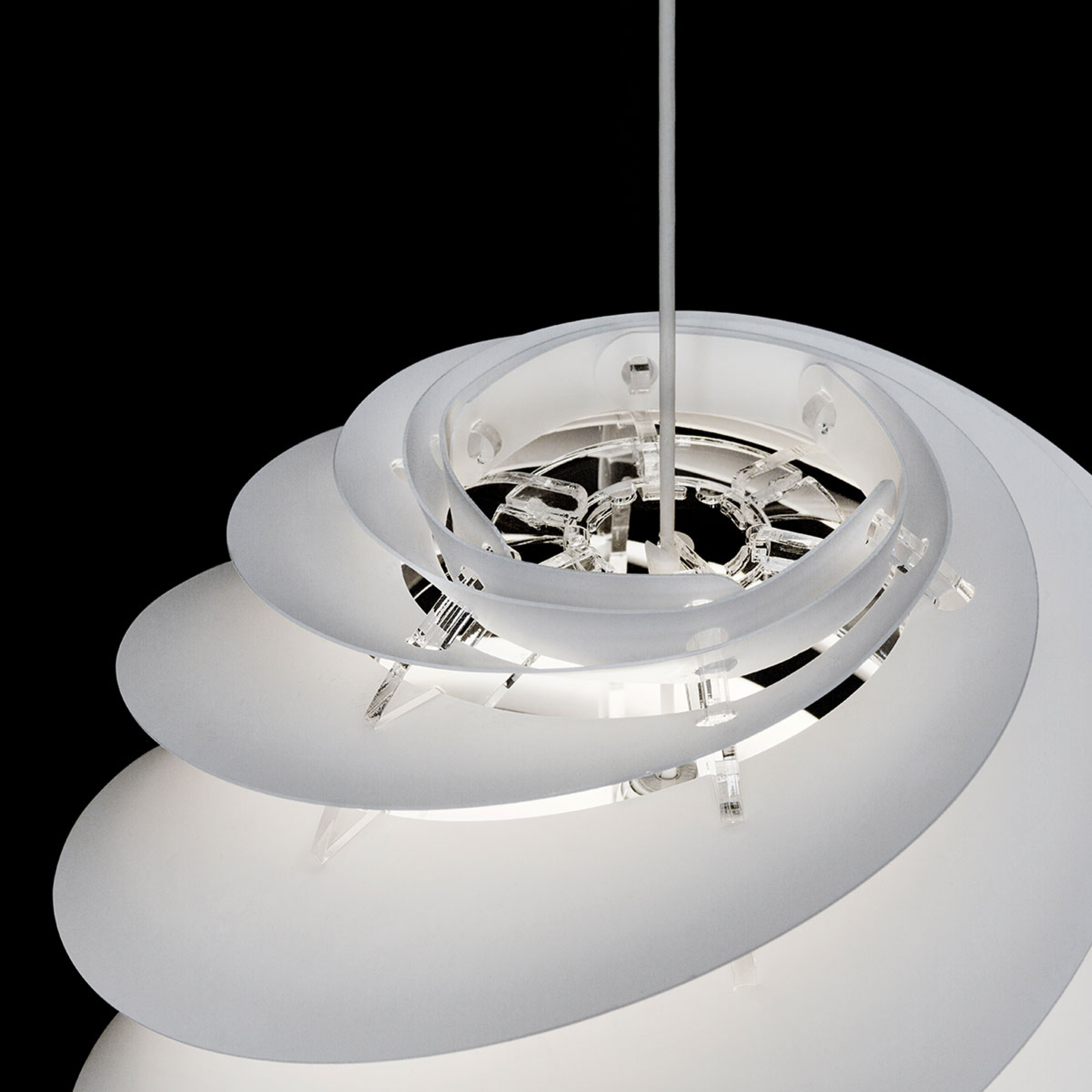 Le KLINT Swirl 3 Medium lámpara colgante en blanco