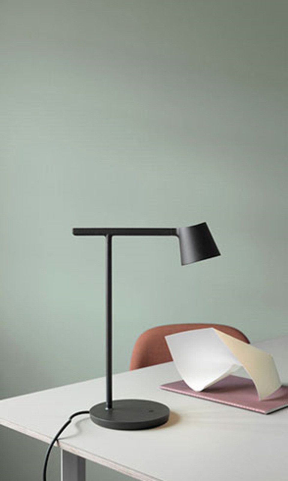 Tip Lampă de Masă Black - Muuto