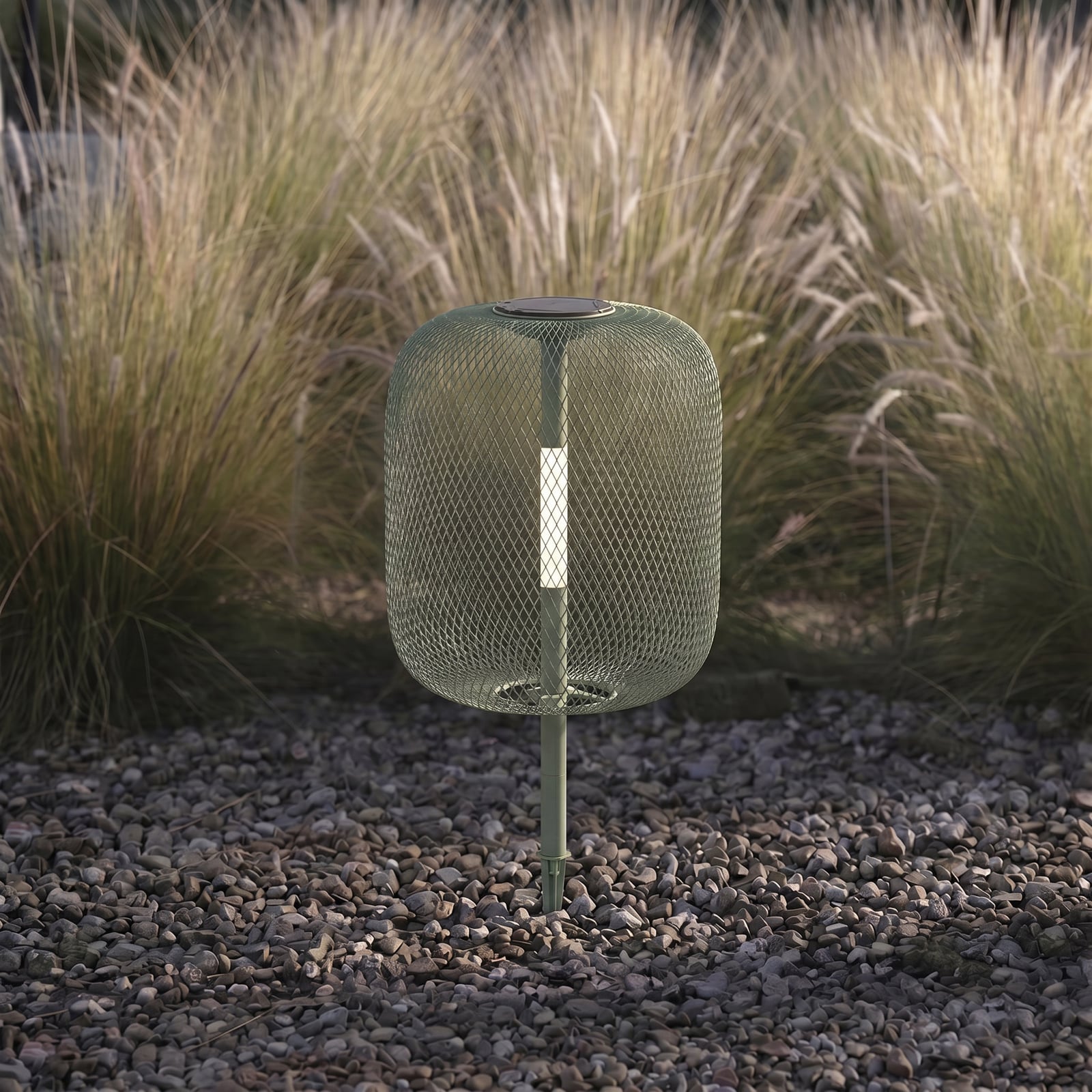 Lucande LED-solcellelampe med jordspyd, Faylen, salviegrønn, IP65