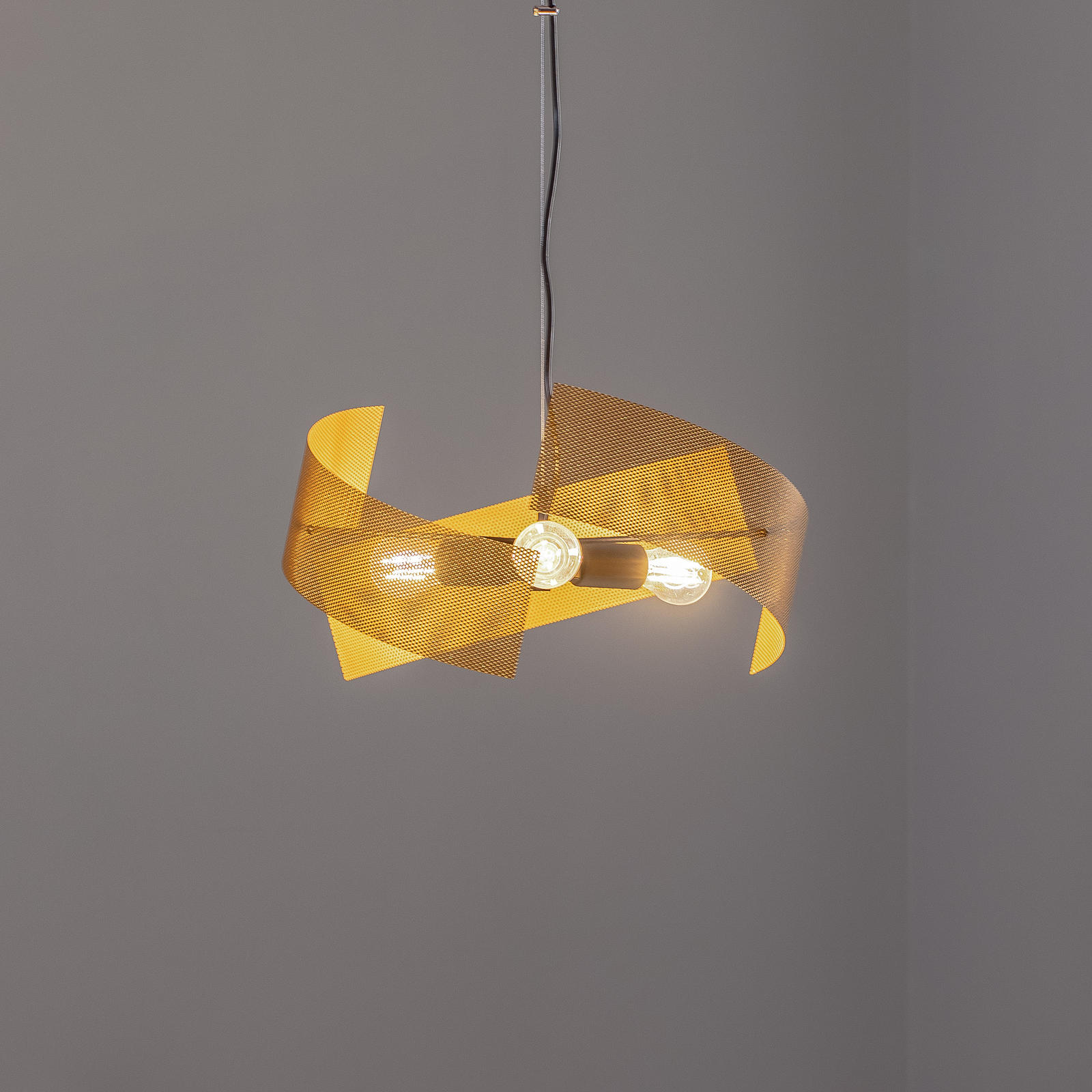 Candeeiro suspenso Euluna Moira, cor de ouro, Ø 50 cm, 3 luzes