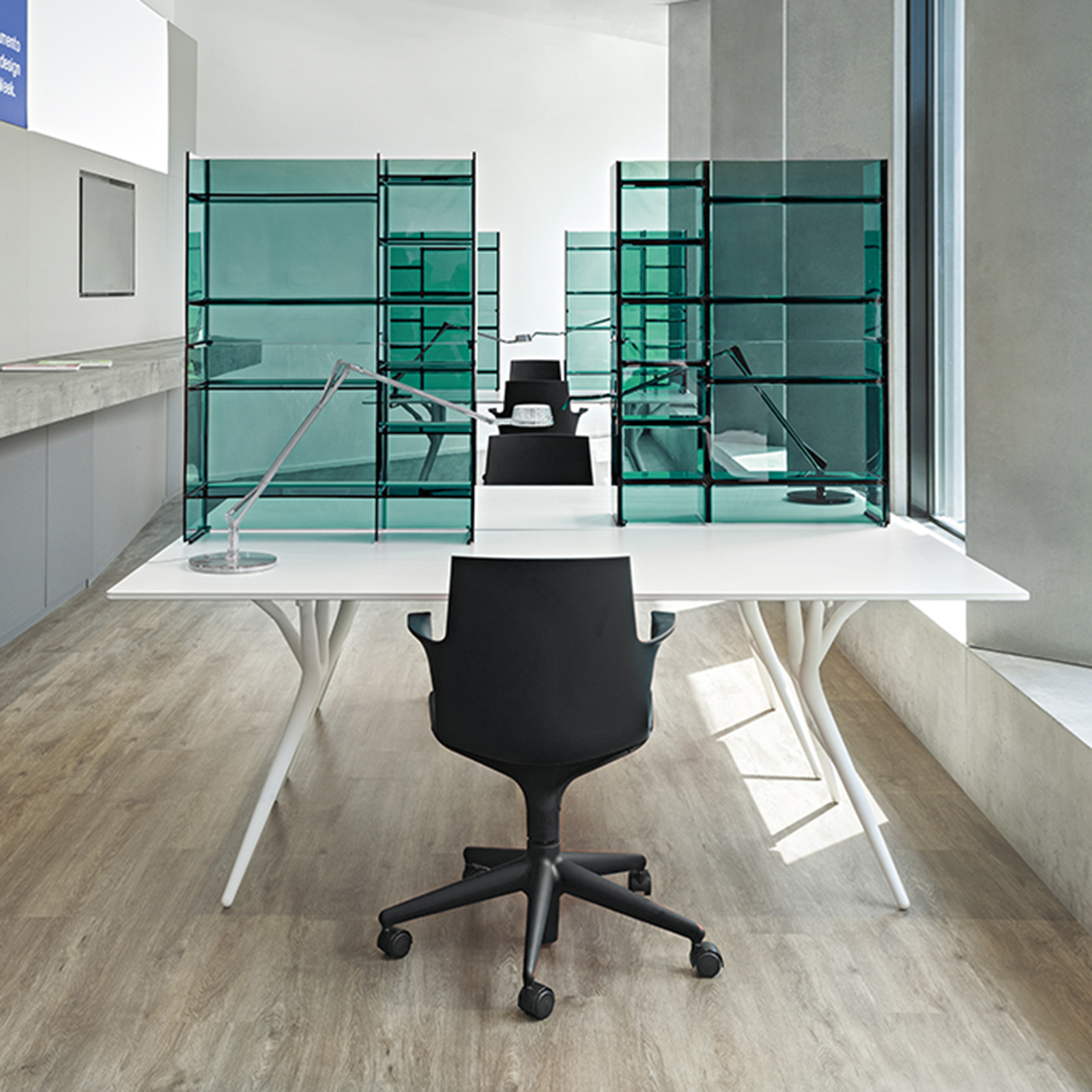 Aledin Tec Bordslampa Smoke - Kartell