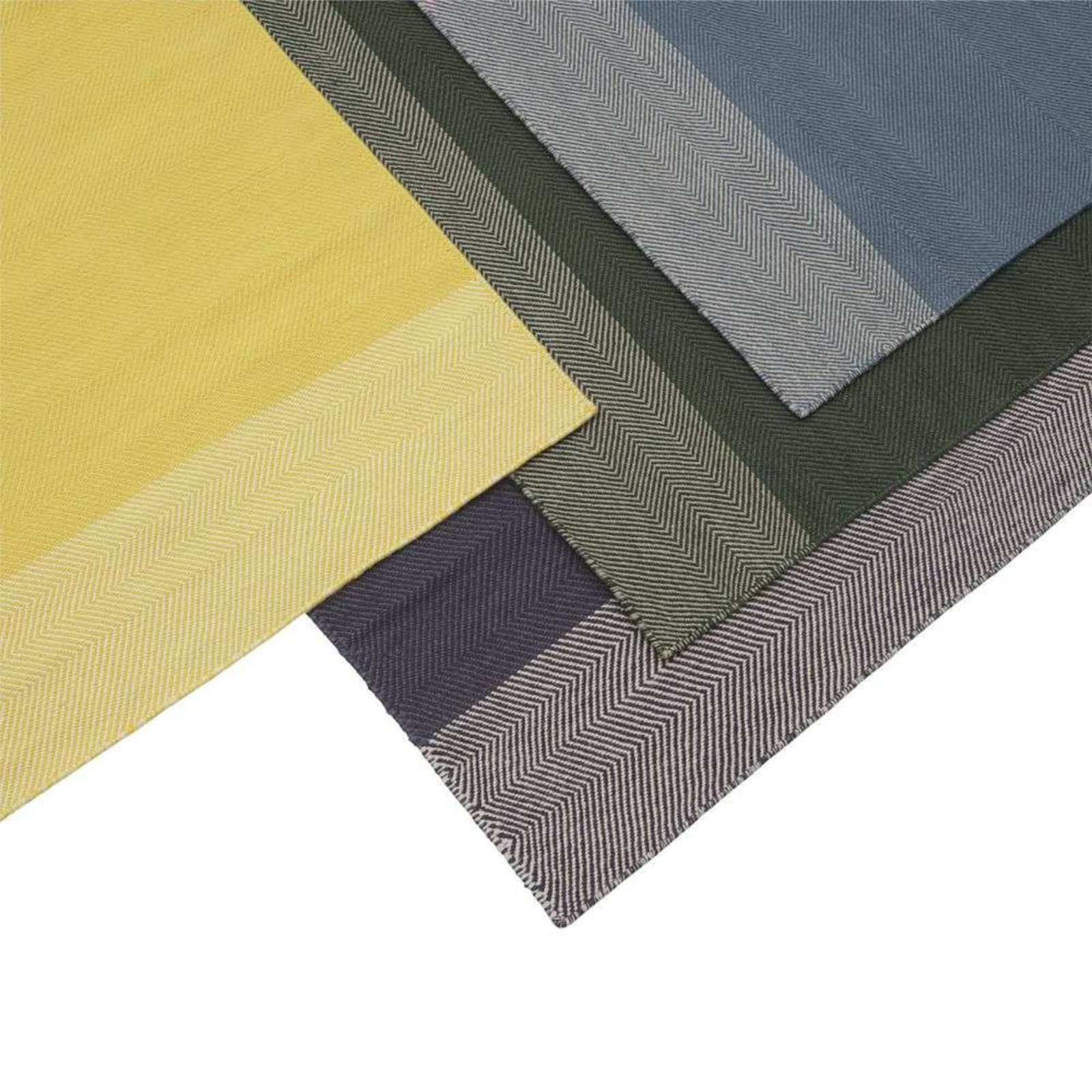 Varjo Rug 170x240 Yellow - Muuto