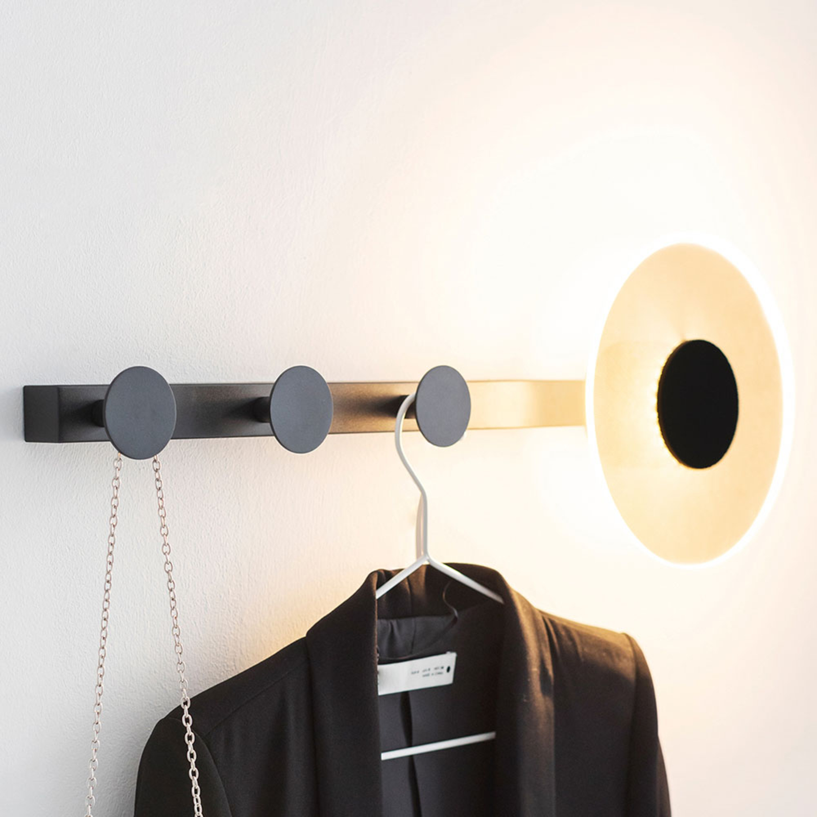 LED-Wandleuchte Venus, mit Kleiderhaken