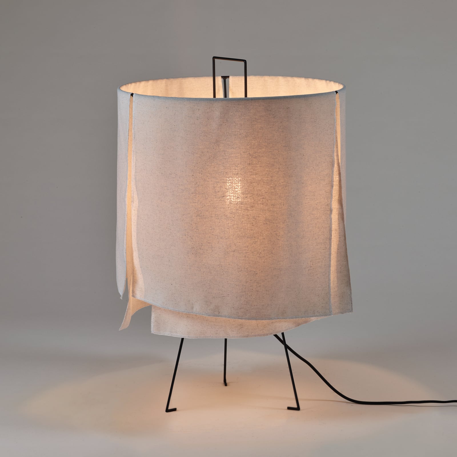 S BLACK BEIGE NOMAD gulvlampe, tekstil, højde 72 cm, E27 – Serax