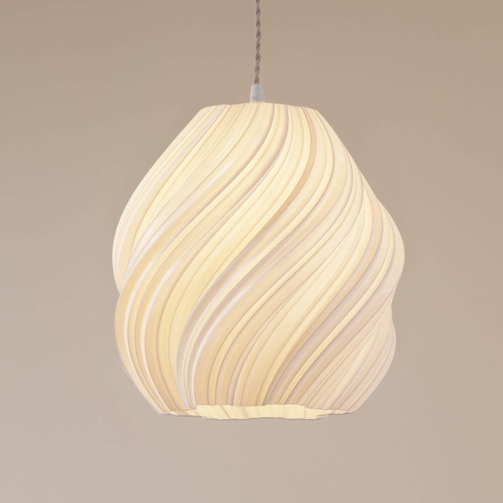 Lindby hanglamp Nuvia, Ø 30 cm, wit, gedraaid