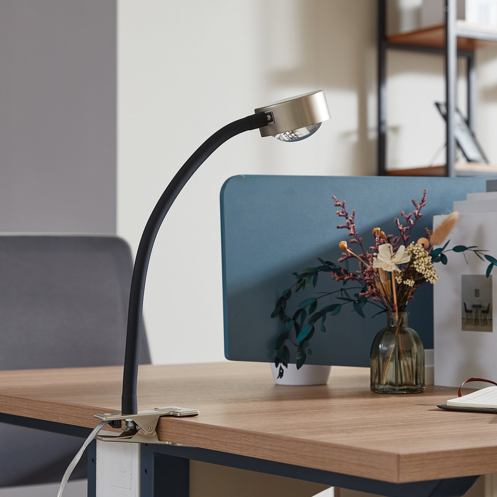 Lindby Jyla clip-on light, matt nickel, GX53, flexible arm