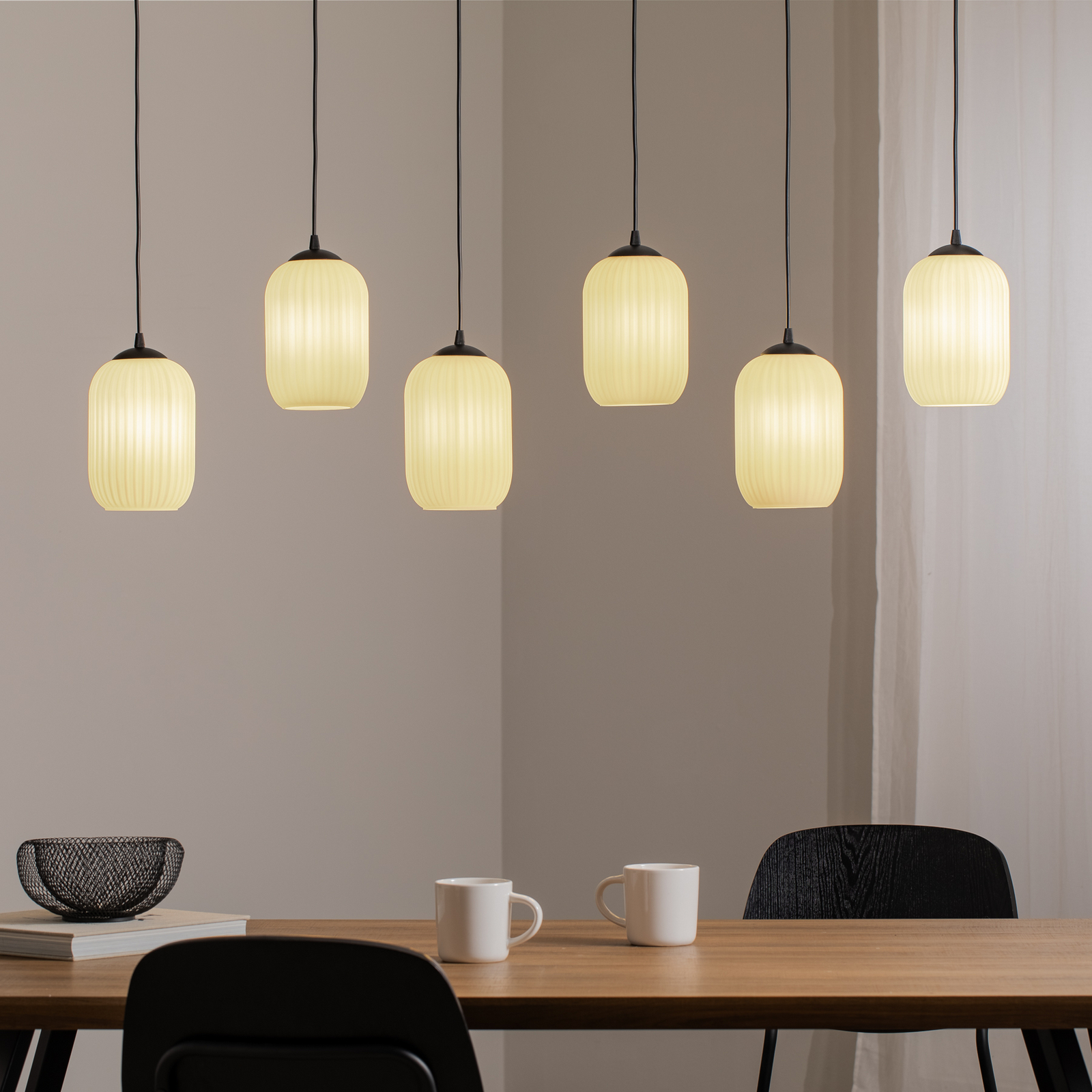 Lampă suspendată Verdi, lungime 115 cm, negru/opal, sticlă, 6 becuri.