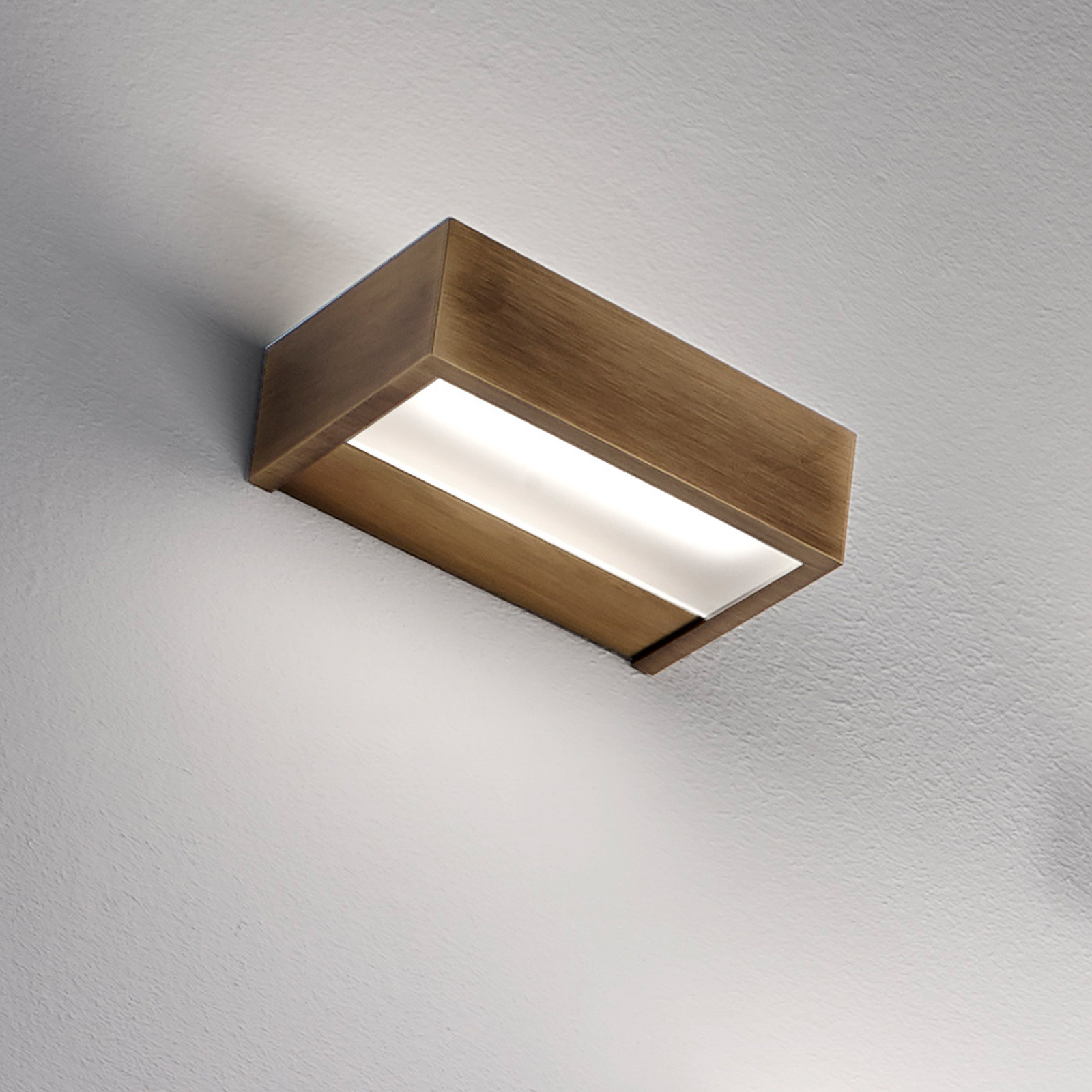 Apolo LED wall lamp for bathrooms, 15 cm