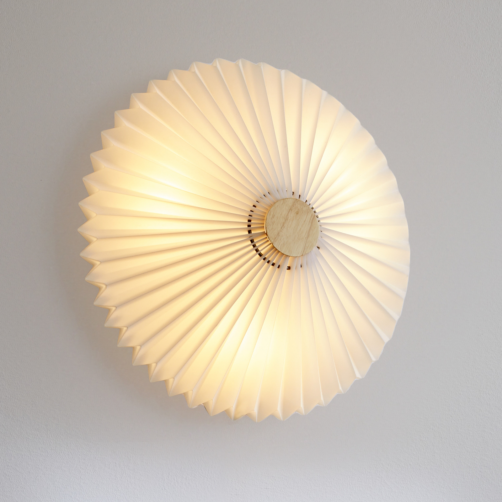 Paris ceiling light, white, Ø 50 cm, fabric, G9 - Halo Design Paris ceiling light, white, Ø 50 cm, fabric, G9 - Halo Design