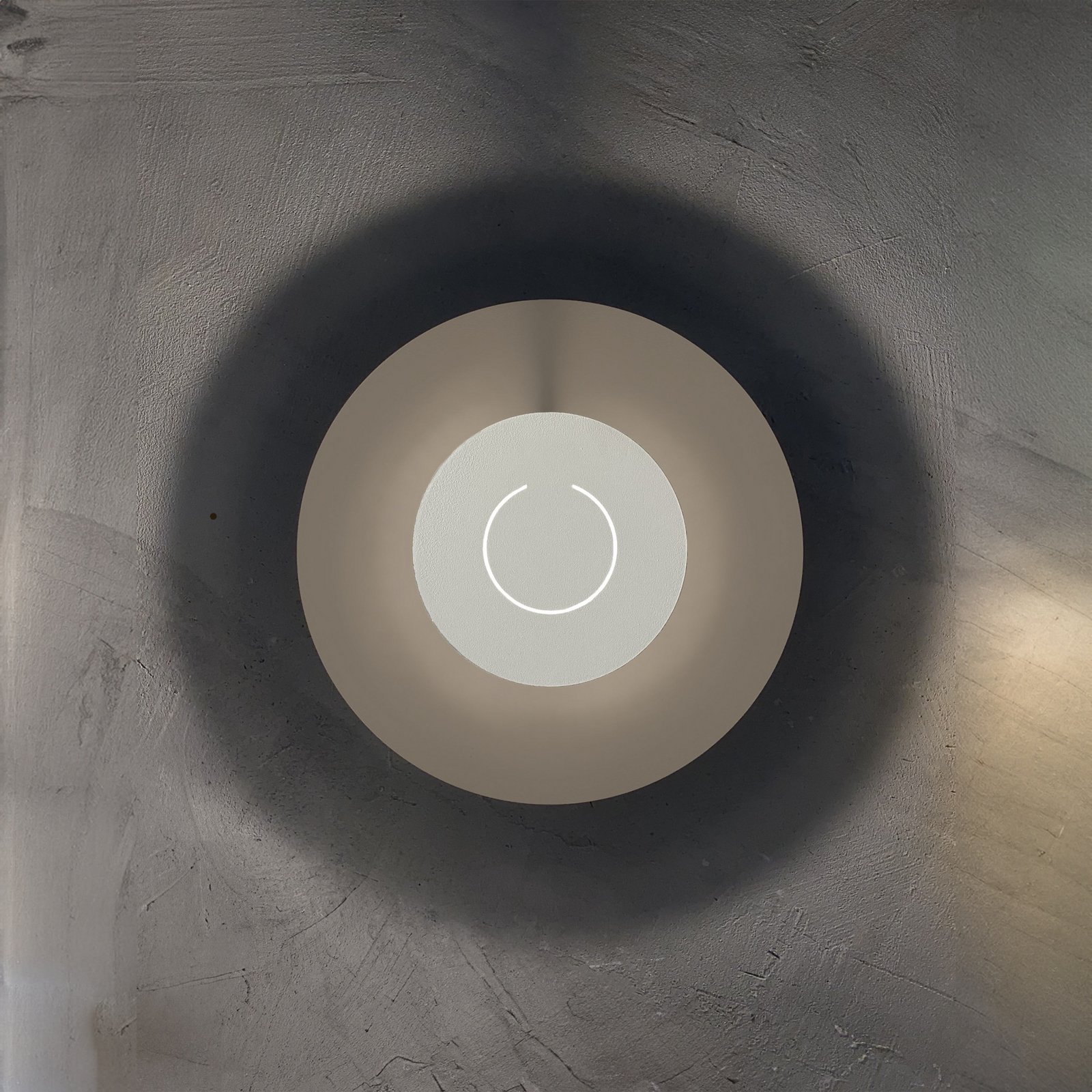 Knikerboker LED wall lamp DoppioZero, cream/white, Ø 30 cm