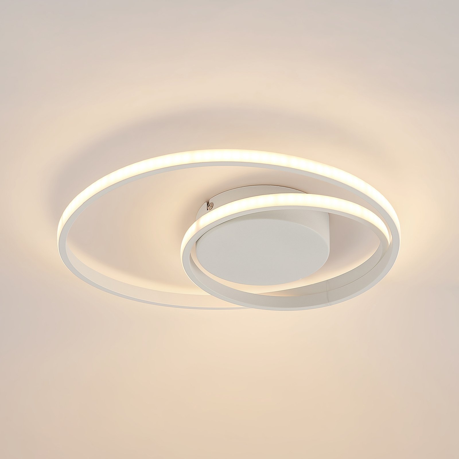 Lindby LED-taklampe Emisua CCT dimbar, hvit