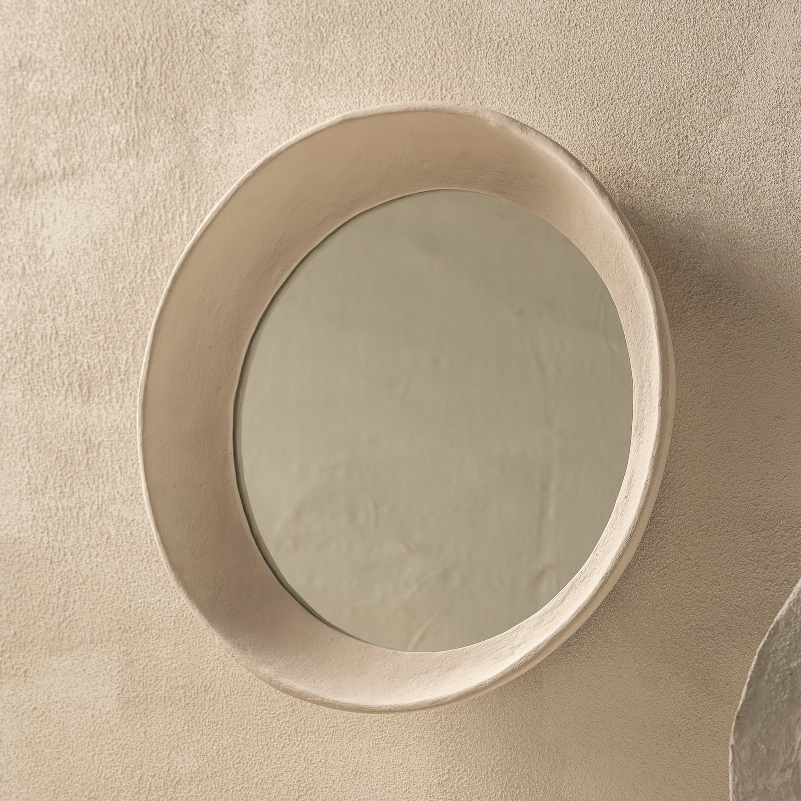 MIRROR WHITE EARTH vægspejl, papmaché, højde 45 cm – Serax