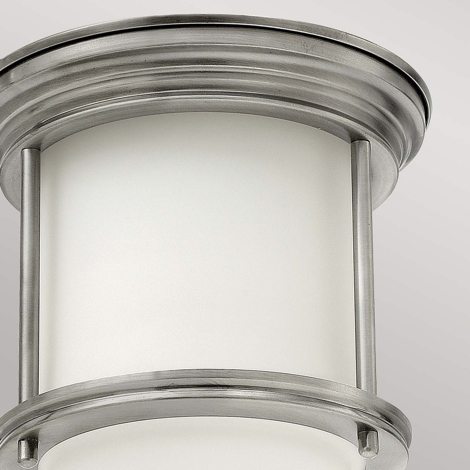 Zewnętrzna lampa sufitowa Hadrian Mini, antyczny nikiel/opal biały