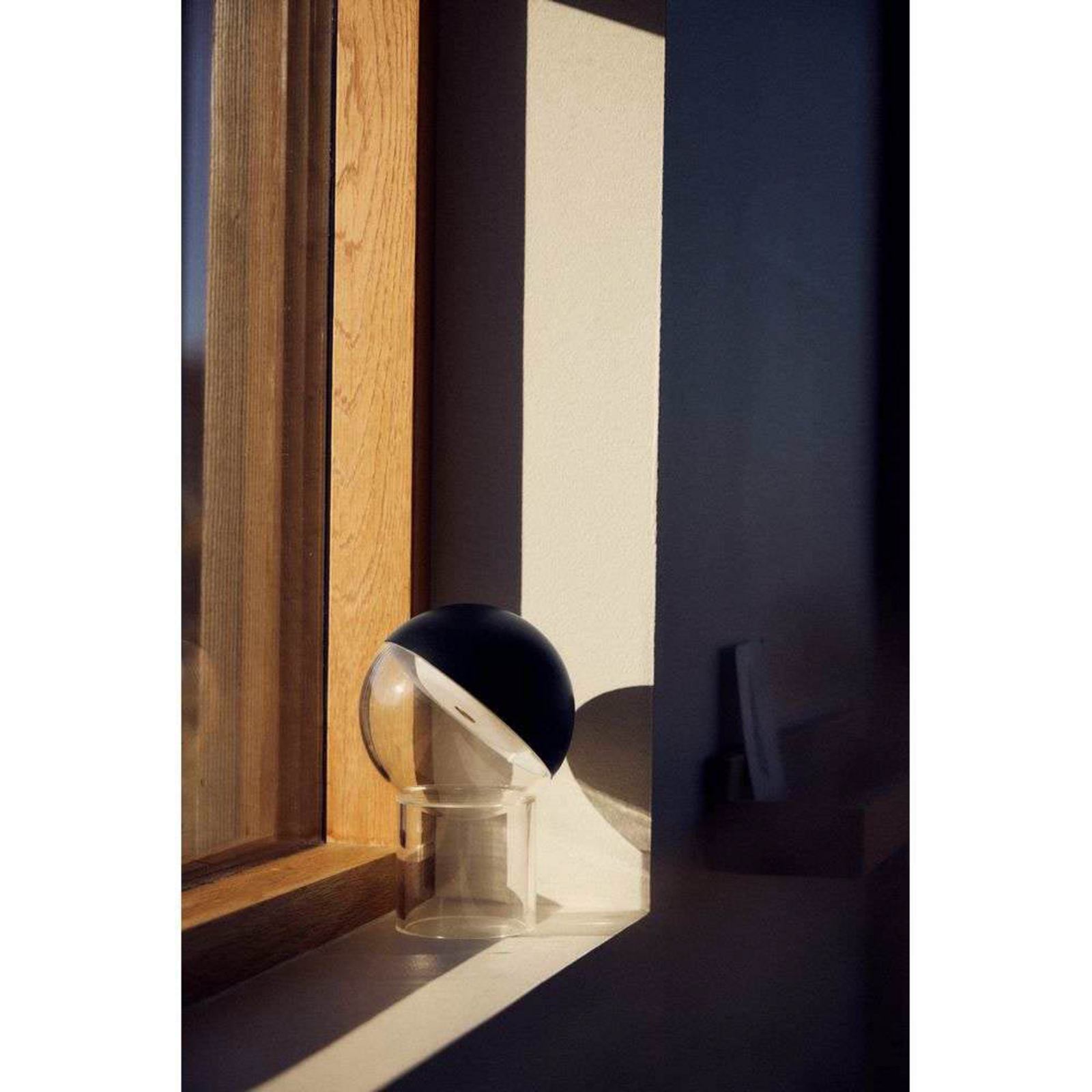 FRANDSEN LED φορητή επιτραπέζια λάμπα Pila, μαύρη, 20 cm, ρυθμιζόμενη ένταση FRANDSEN LED φορητή επιτραπέζια λάμπα Pila, μαύρη, 20 cm, ρυθμιζόμενη ένταση