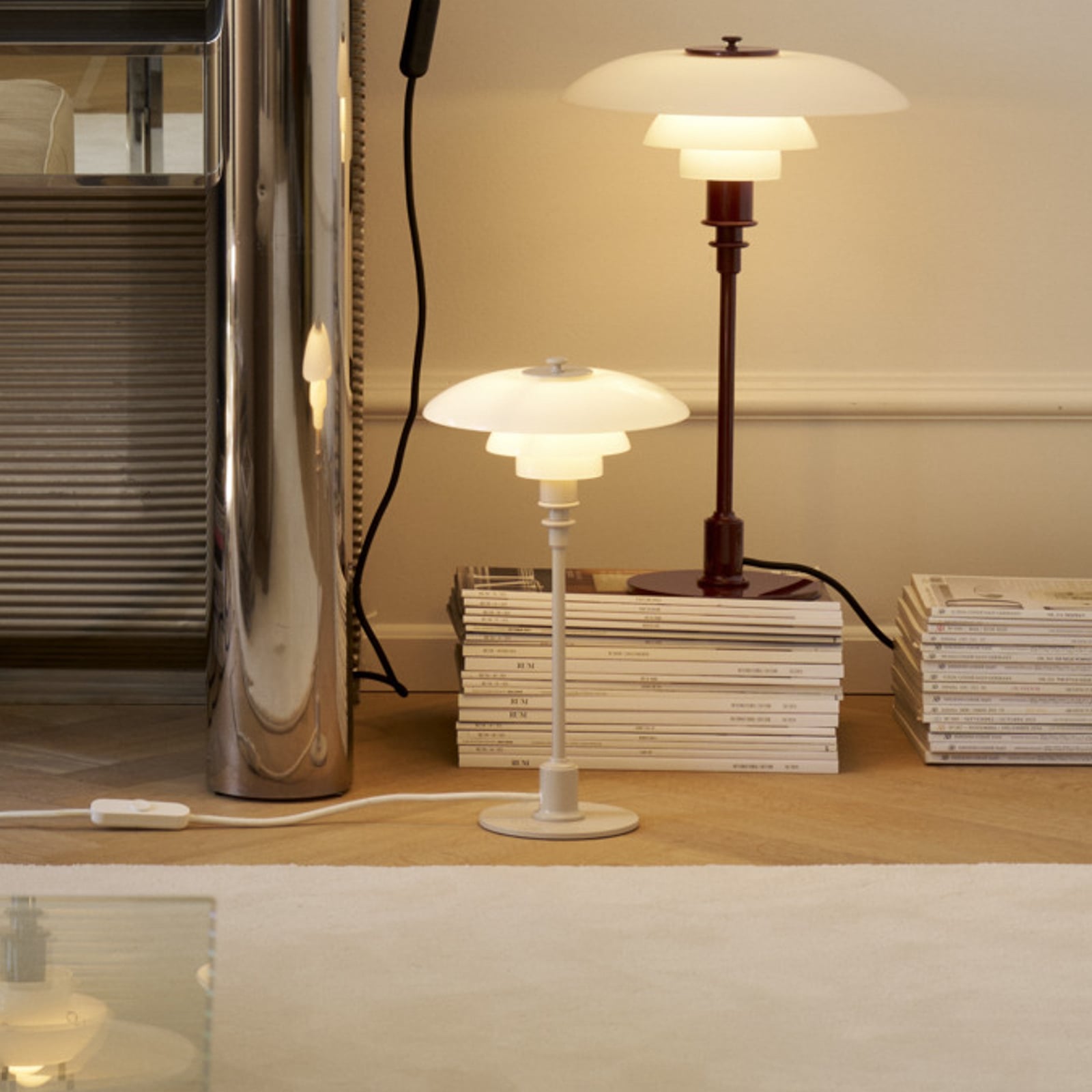 PH 2/1 pöytälamppu, kiiltävä beige, Ø 20 cm – Louis Poulsen PH 2/1 pöytälamppu, kiiltävä beige, Ø 20 cm – Louis Poulsen