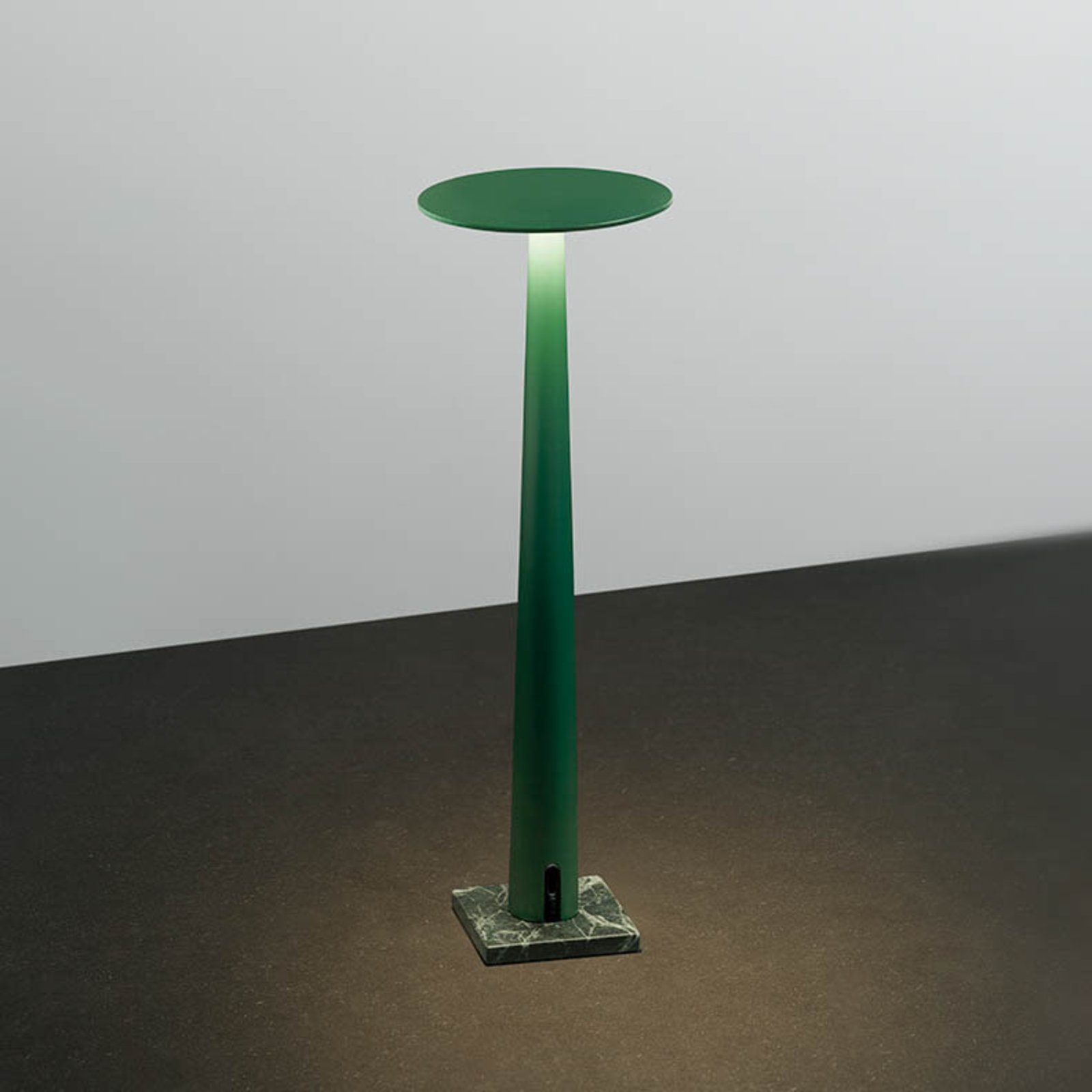 Candeeiro de mesa LED recarregável Nemo Portofino, verde esmeralda, mármore