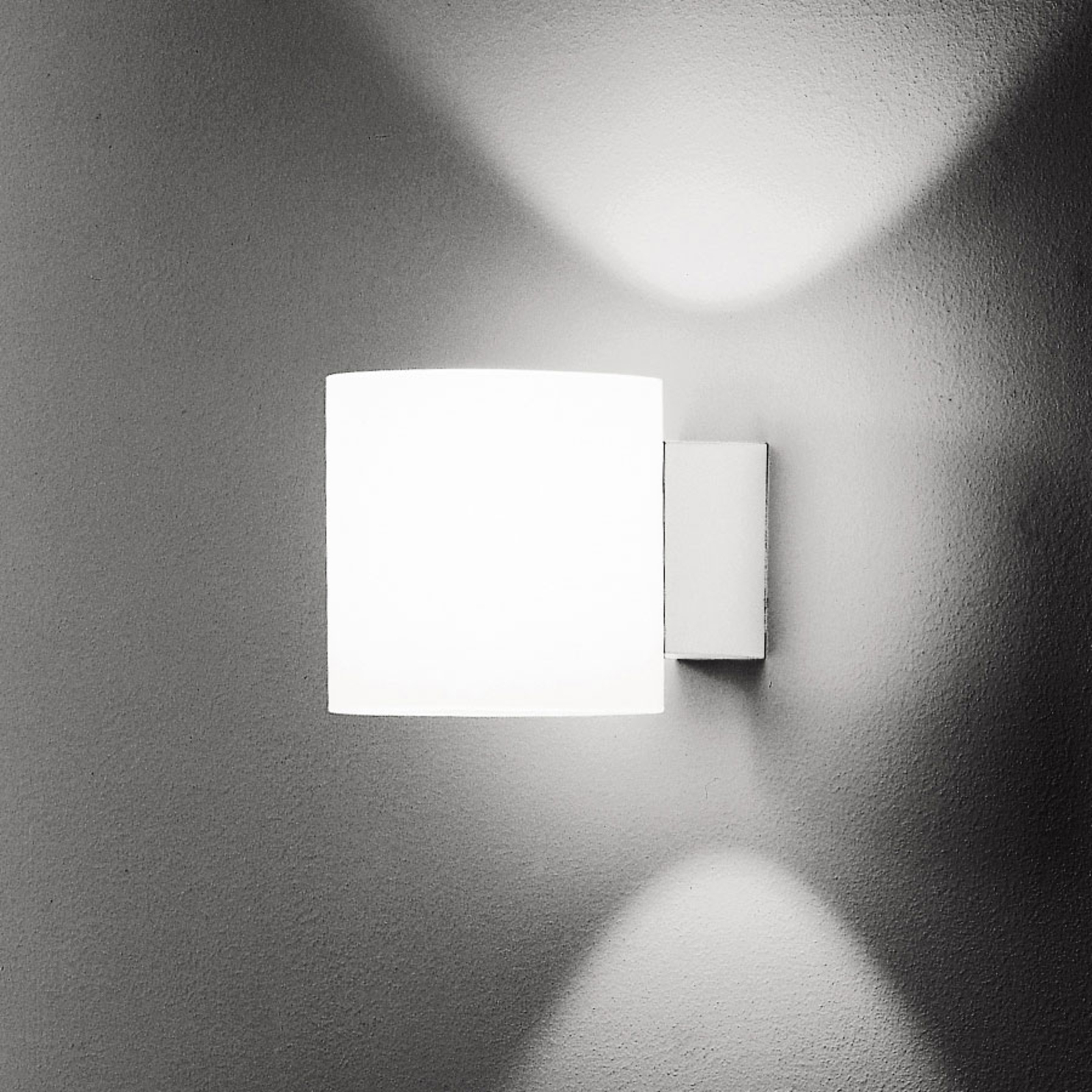Martinelli Luce Tube Wandlampe up/down Glasschirm