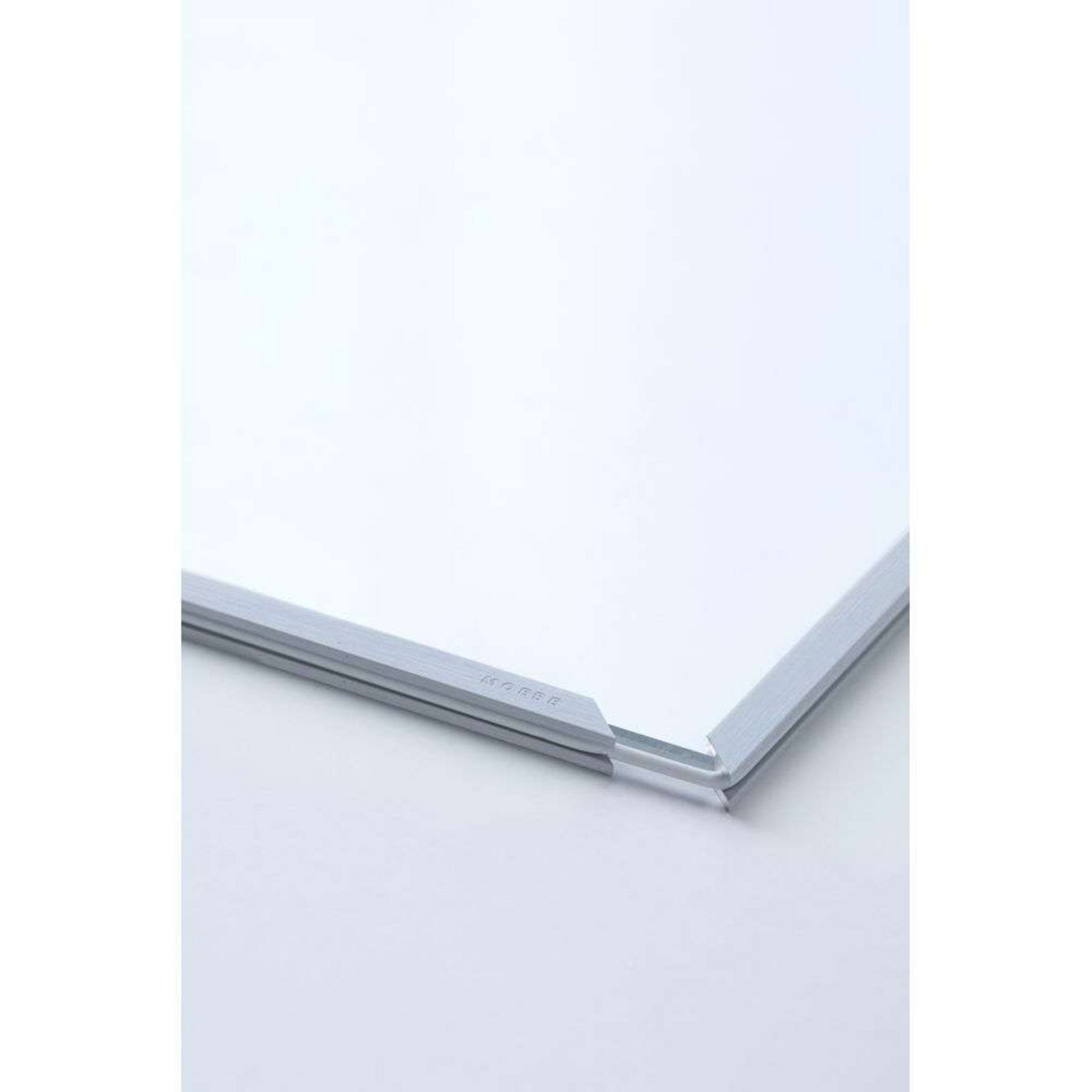 Frame A4 Brushed Aluminium - Moebe