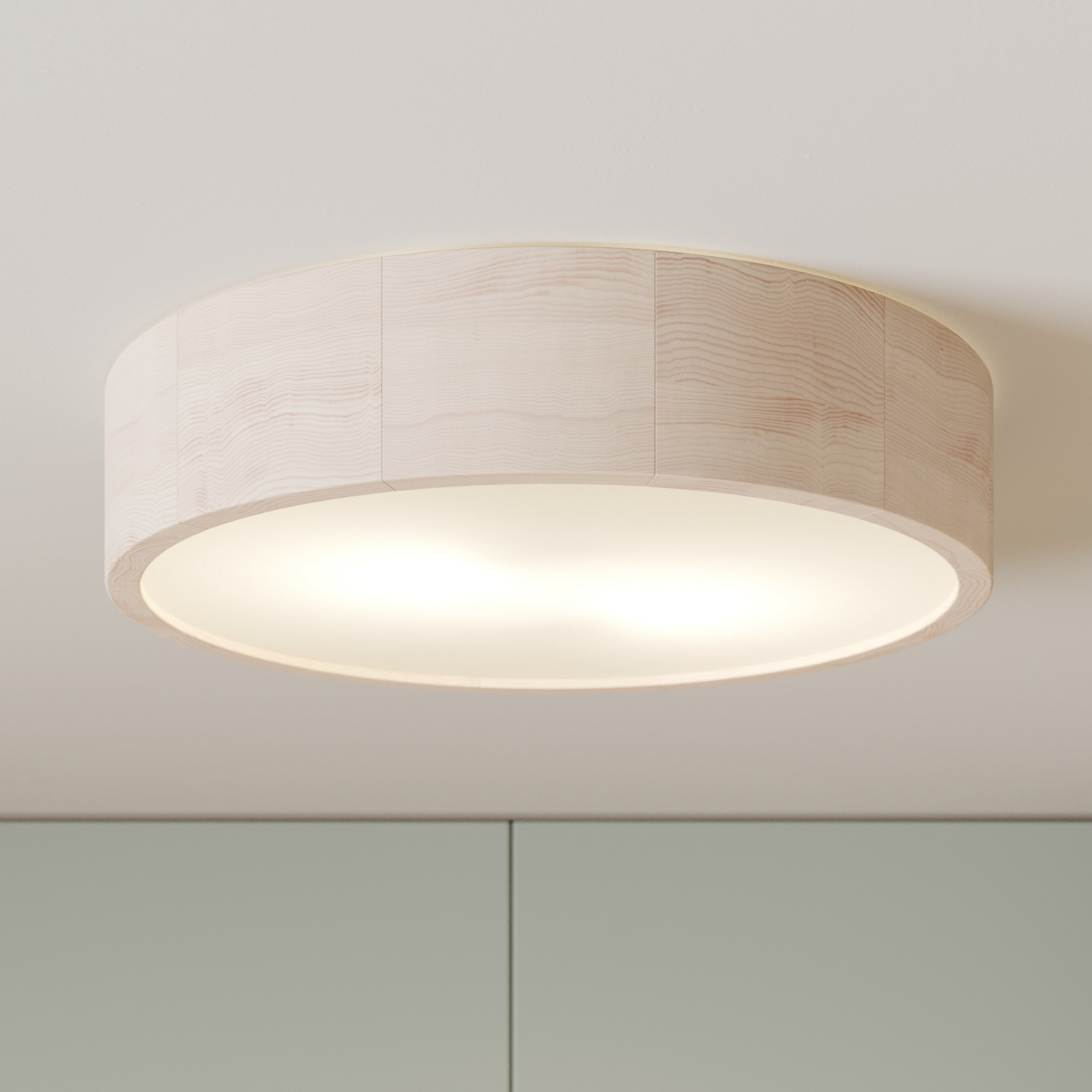 Lámpara de techo Kerio, Ø 37 cm, pino natural