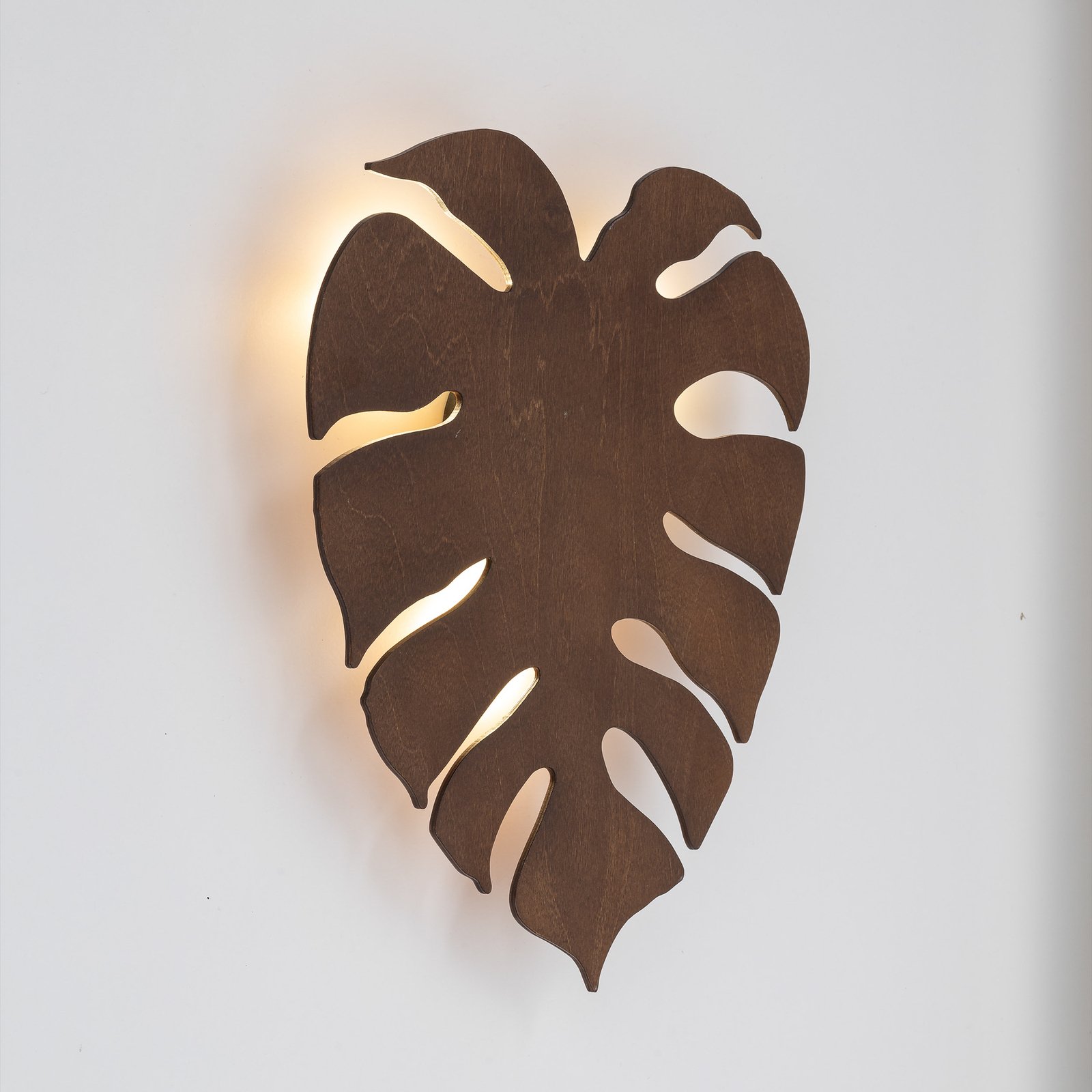 Envostar Folah wall light, leaf shape, walnut, 40 x 35 cm