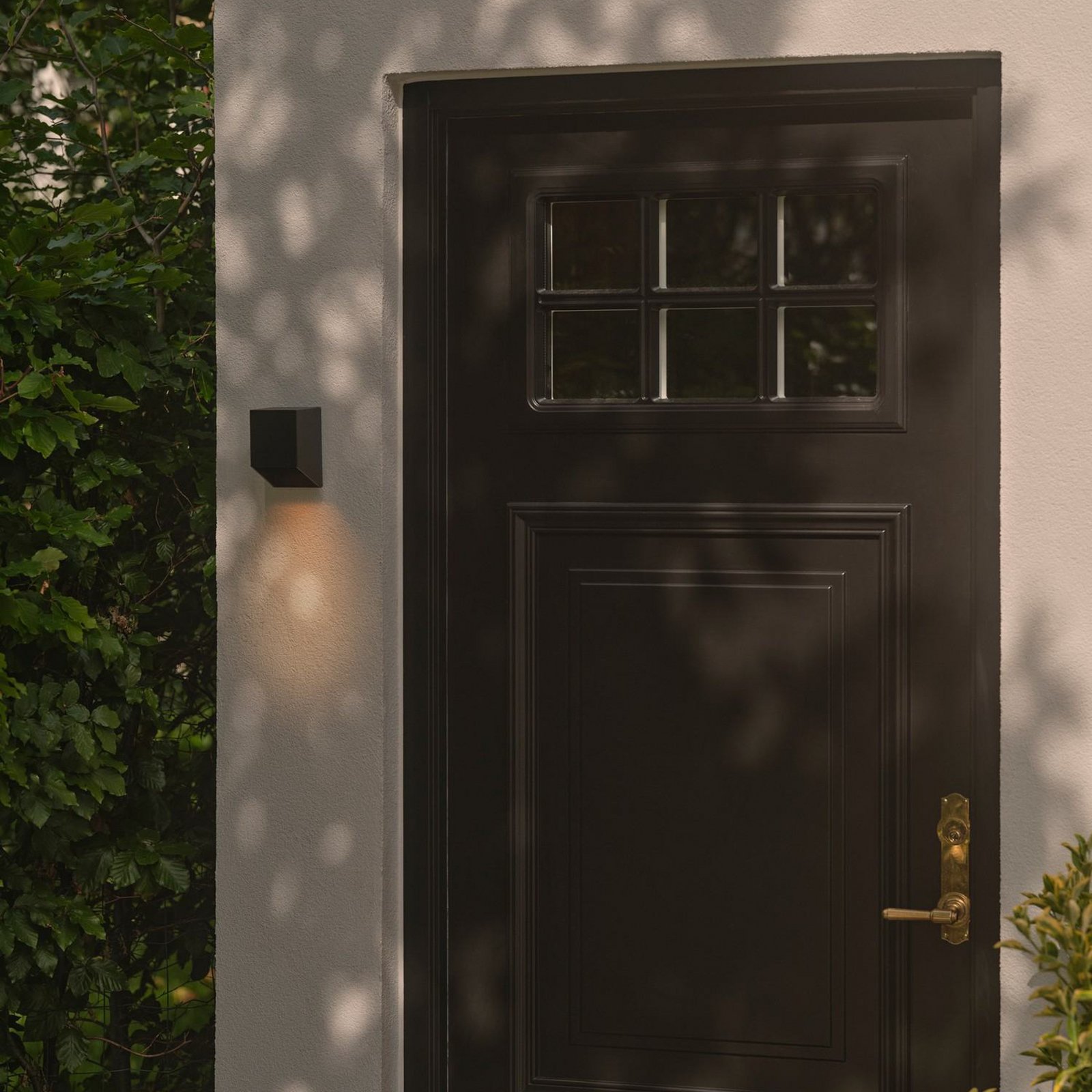 Nico Square outdoor wall light, black, aluminium, down, IP54