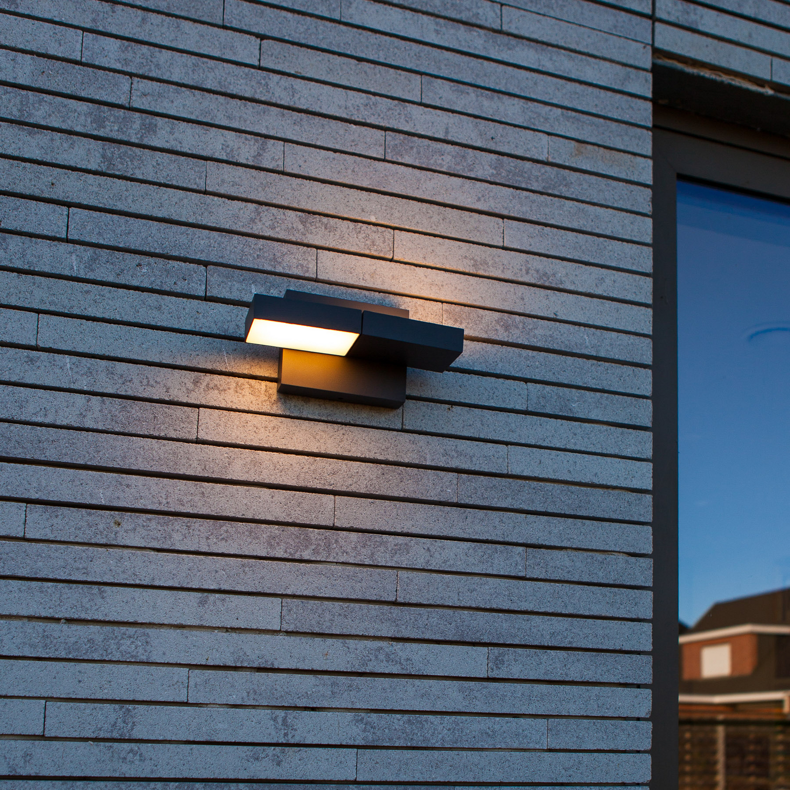 LED-Außenwandleuchte TWISTO, dunkelgrau, Breite 15 cm, IP65