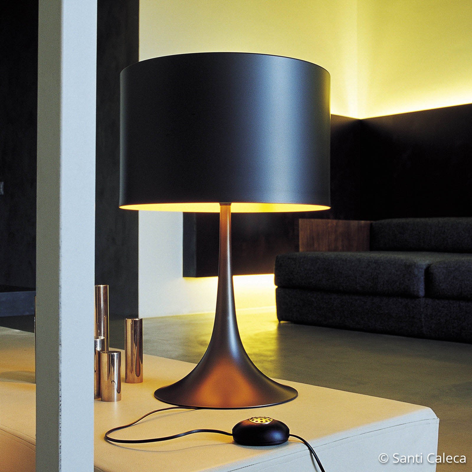 FLOS Spun Light T2 - lámpara de mesa negra