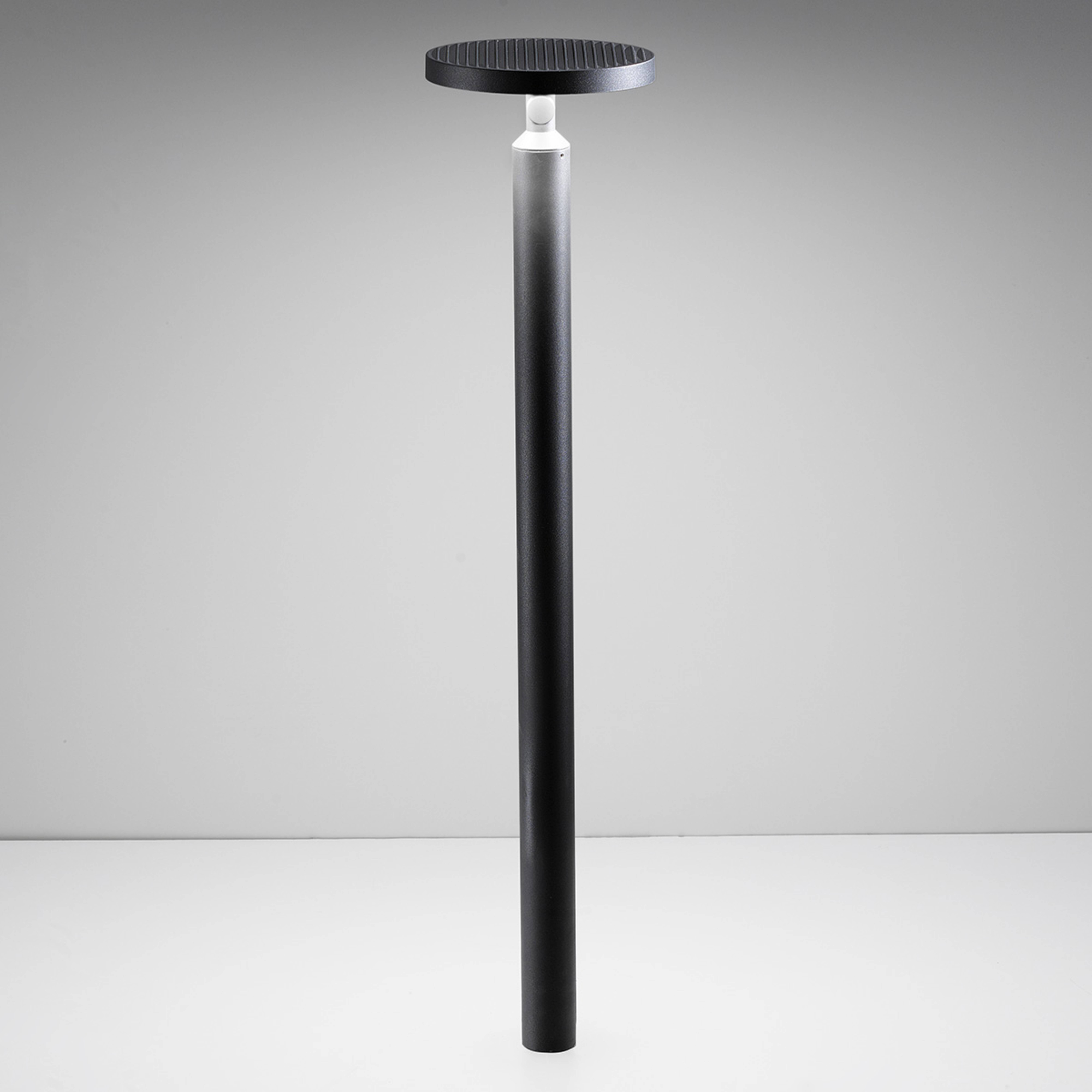 LED-Wegeleuchte Girasole mit verstellbarem Schirm