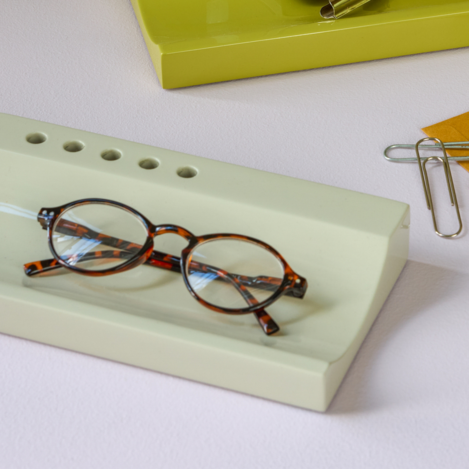 Organizador de escritorio Kanso, gris claro, 22 cm de largo - Hübsch