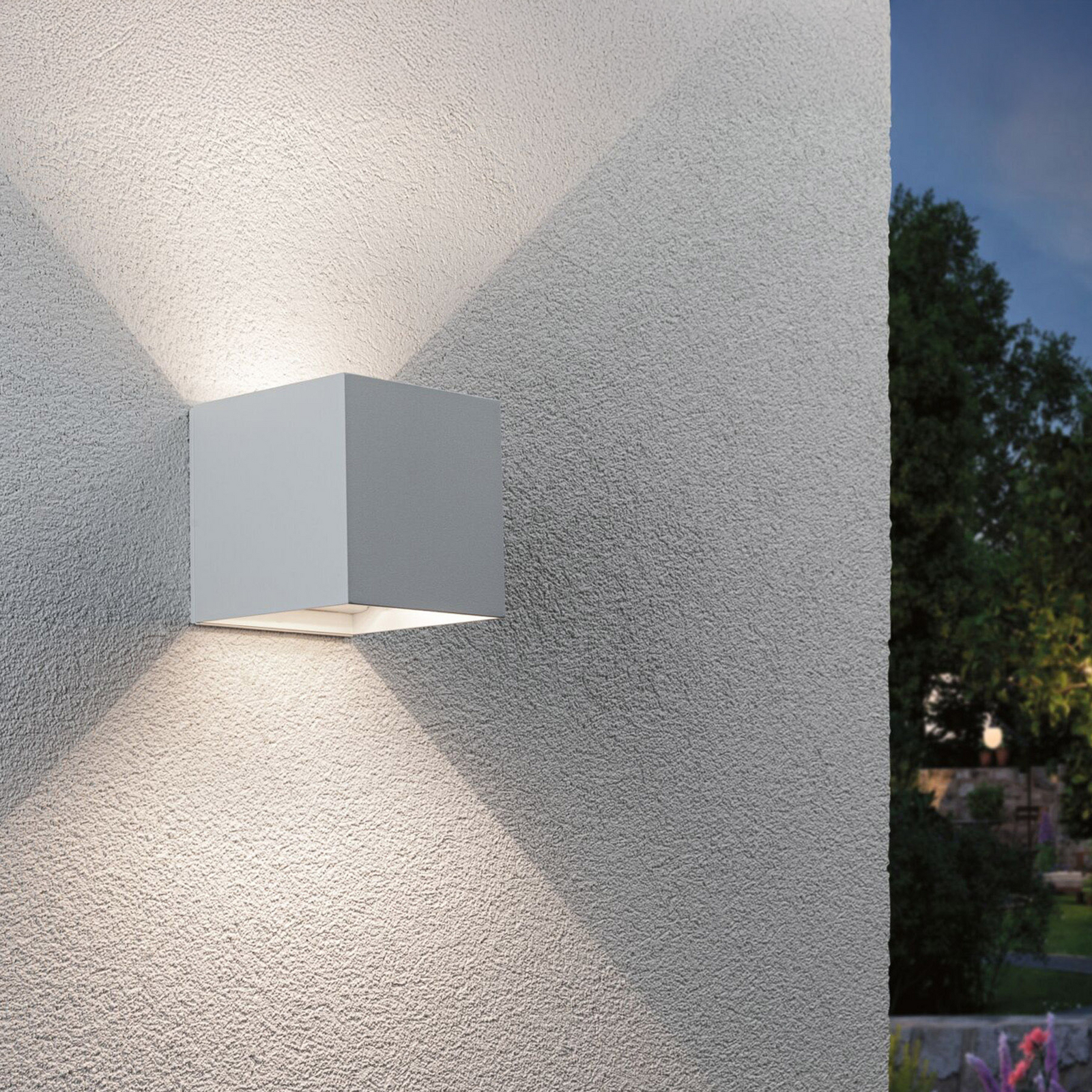 Paulmann Akku-Außenwandleuchte Nyara, weiß 10 cm Sensor IP44 Paulmann Akku-Außenwandleuchte Nyara, weiß 10 cm Sensor IP44