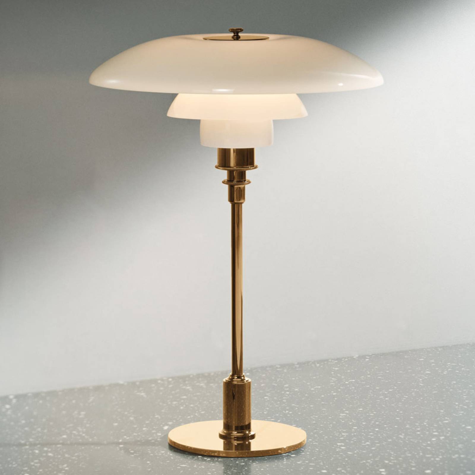 Levně Louis Poulsen PH 3/2 stolní lampa mosaz-bílá