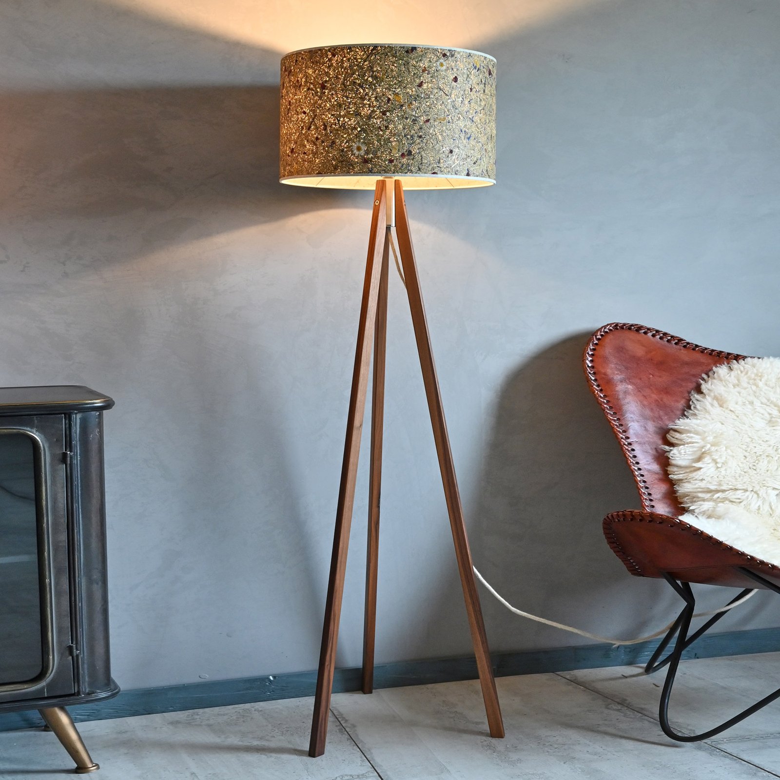 LeuchtNatur Ligno Stehlampe aus Holz und Almheu