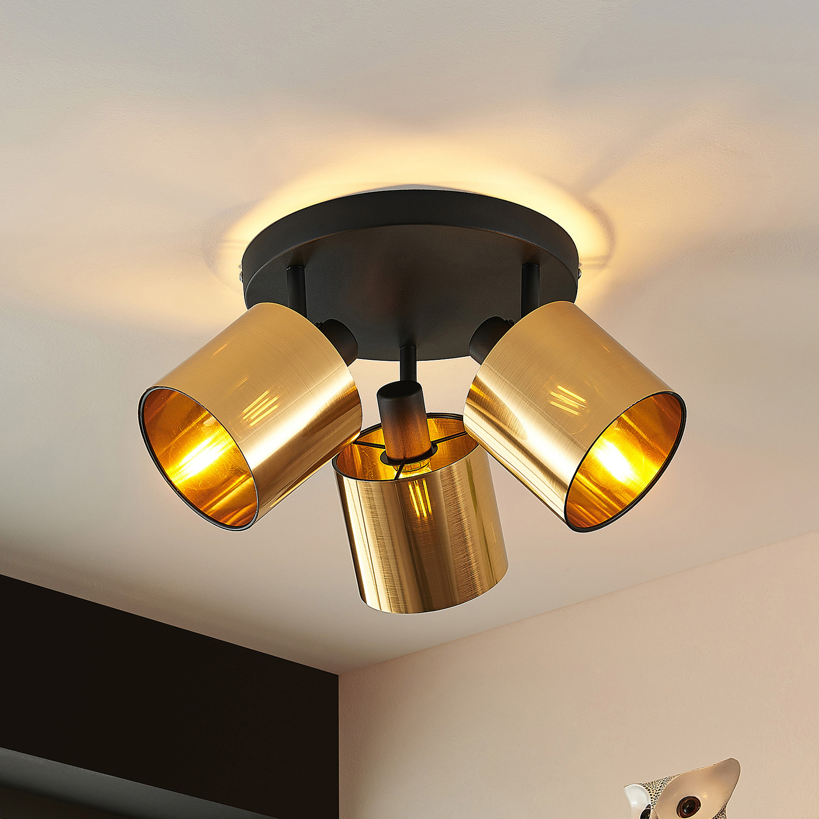 Lindby Joudy plafón, 3 luces, bronce claro