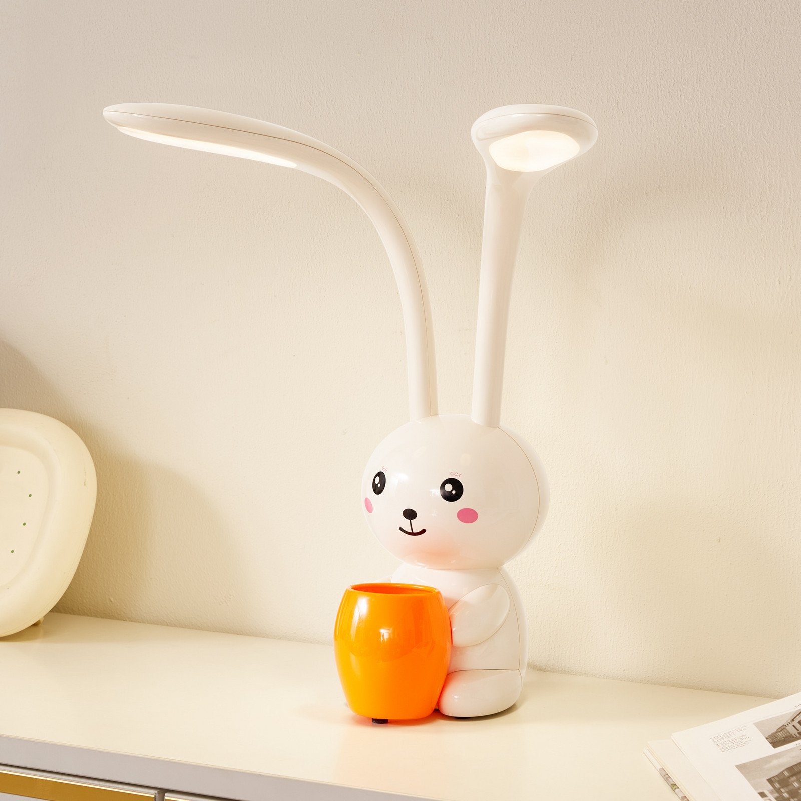 Lindby LED lampă de masă Haas bej plastic CCT înălțime39cm - Camera copiilor - Viața tânără