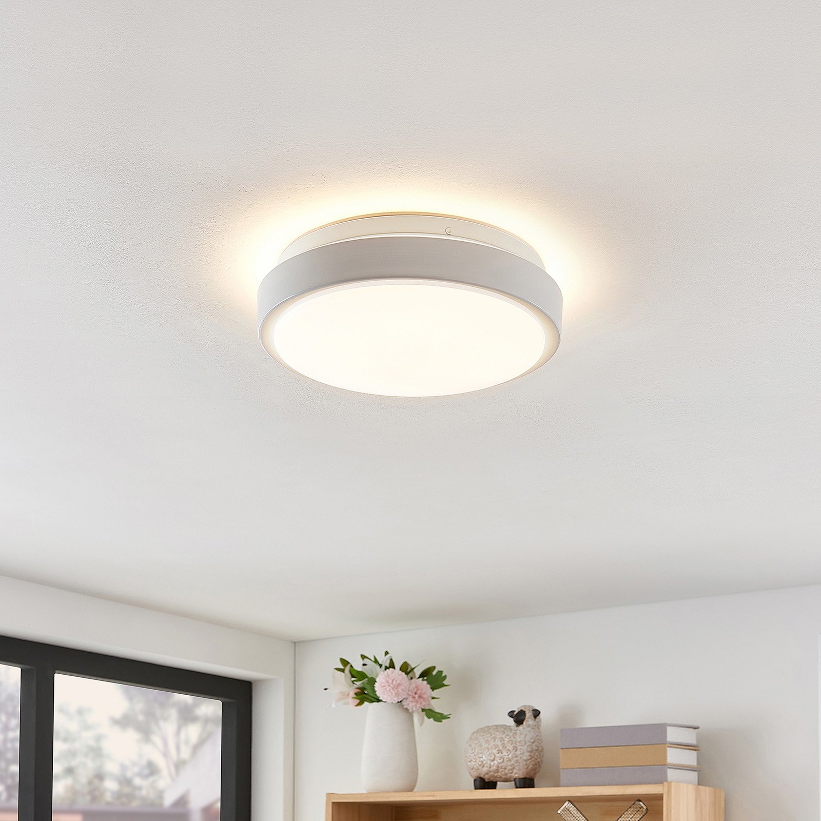 Lindby Camille LED-sensor-taklampe Ø26cm hvit