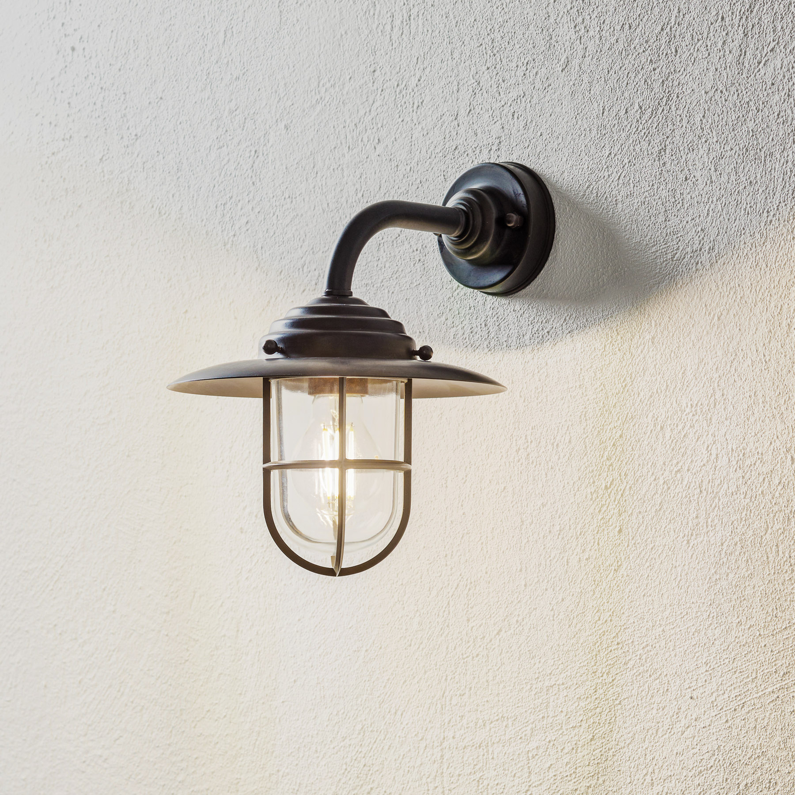 Chalet outdoor wall lamp, burnished brass/clear