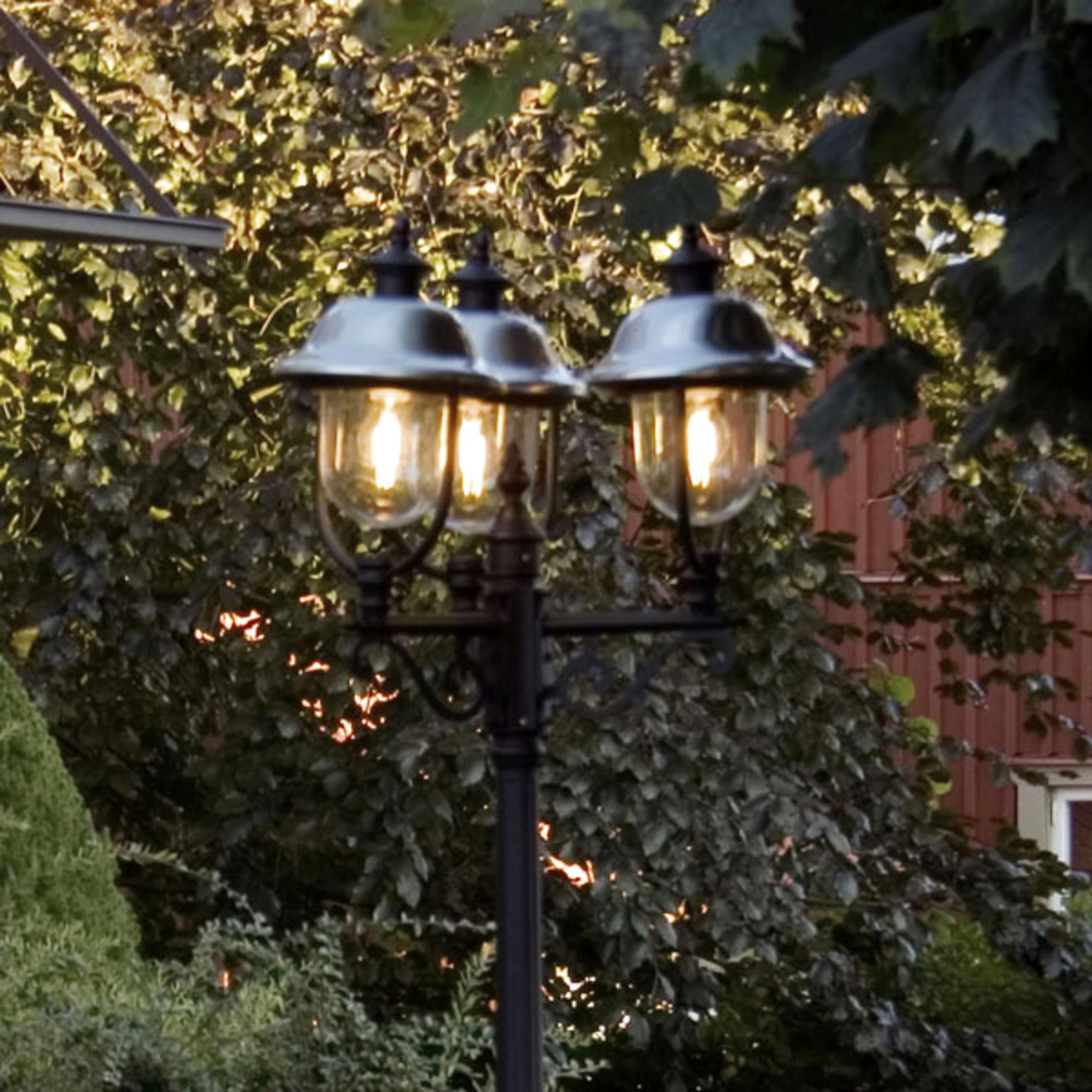 Lampadaire d'extérieur Parma à 3 lampes avec toit en acier inoxydable