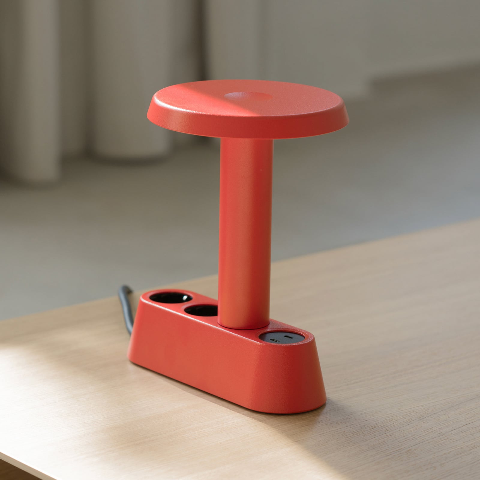 Lampe de table NOMAD LAMP 01, rouge clair, 19 cm - Forming Function
