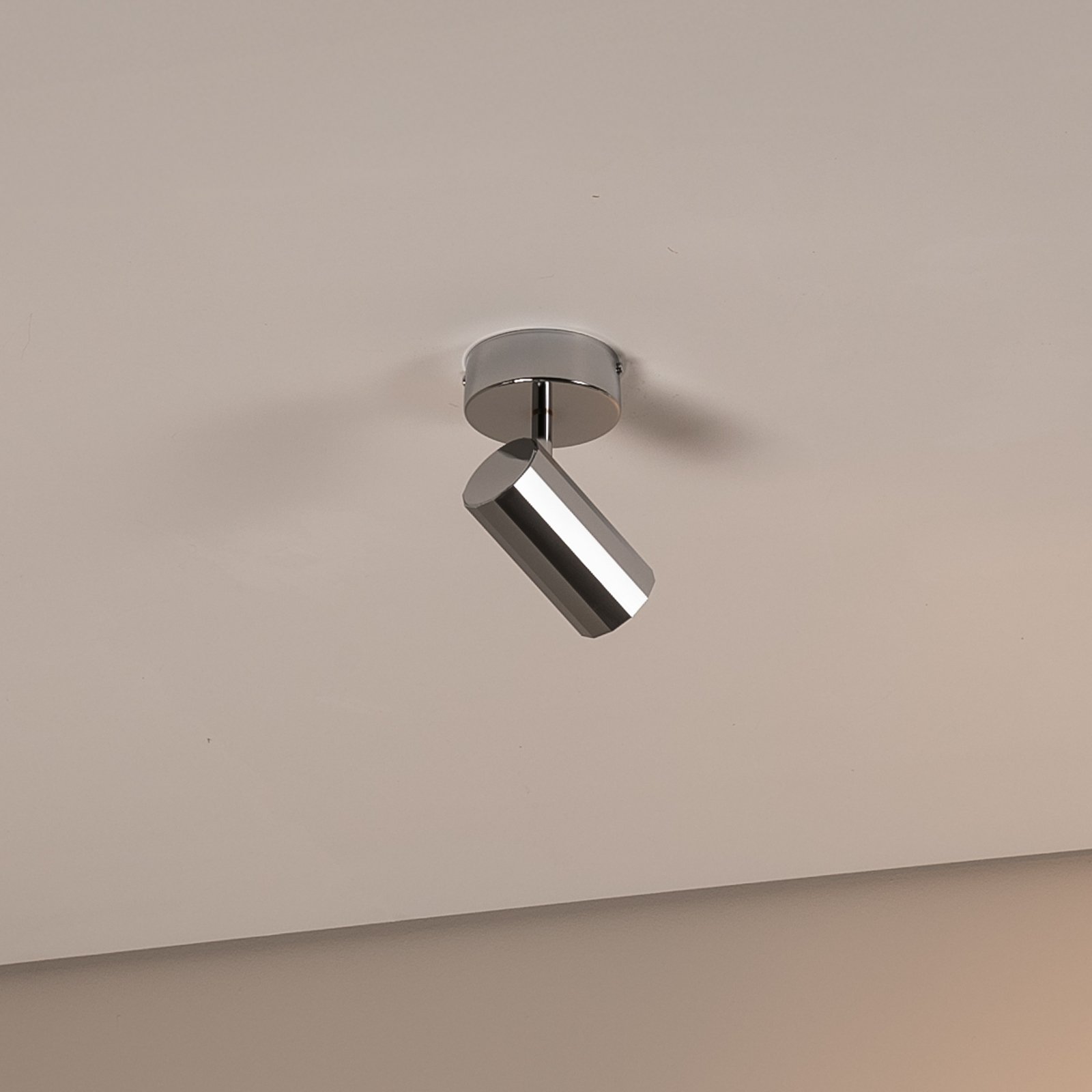 Reflektor sufitowy Oktano, kolor chrom, długość 13 cm, metalowy