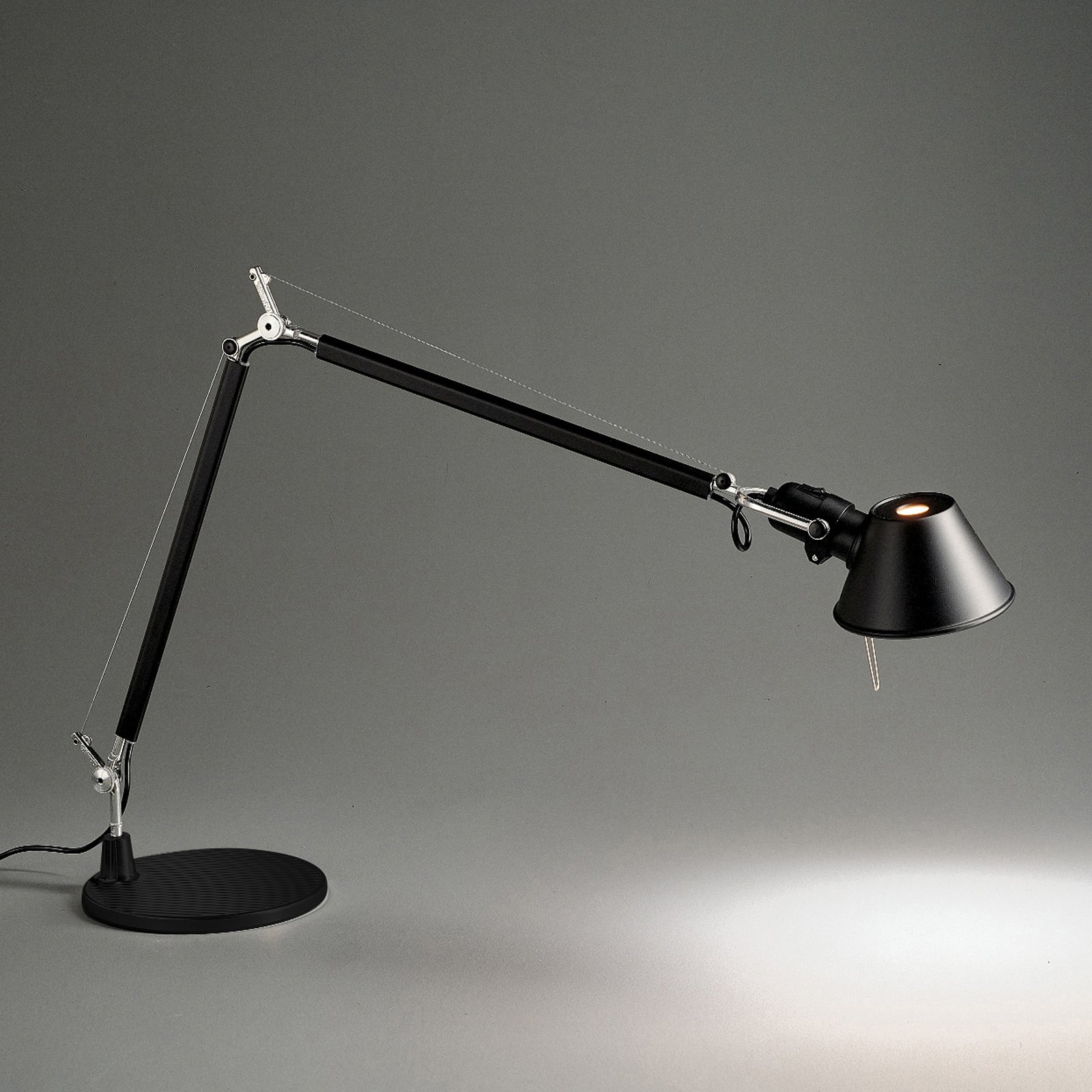 Artemide Tolomeo stolová lampa E27, čierna